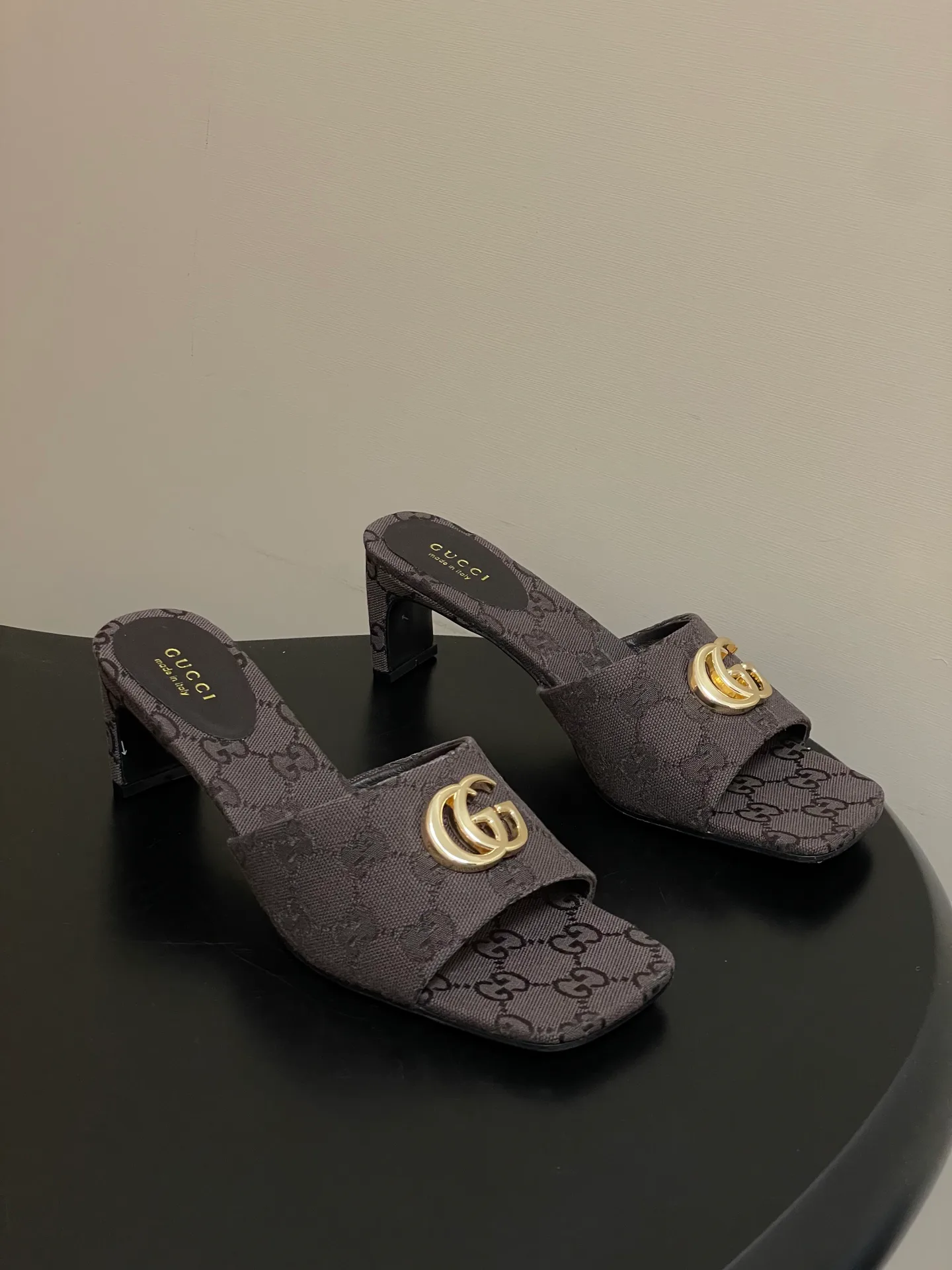 Босоножки Женские Gucci 10395318
