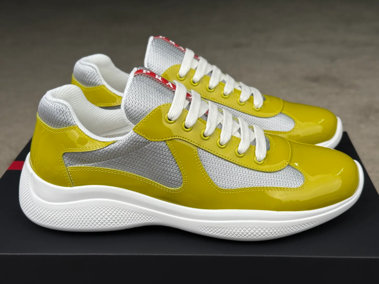 Кроссовки Женские Prada 12730869