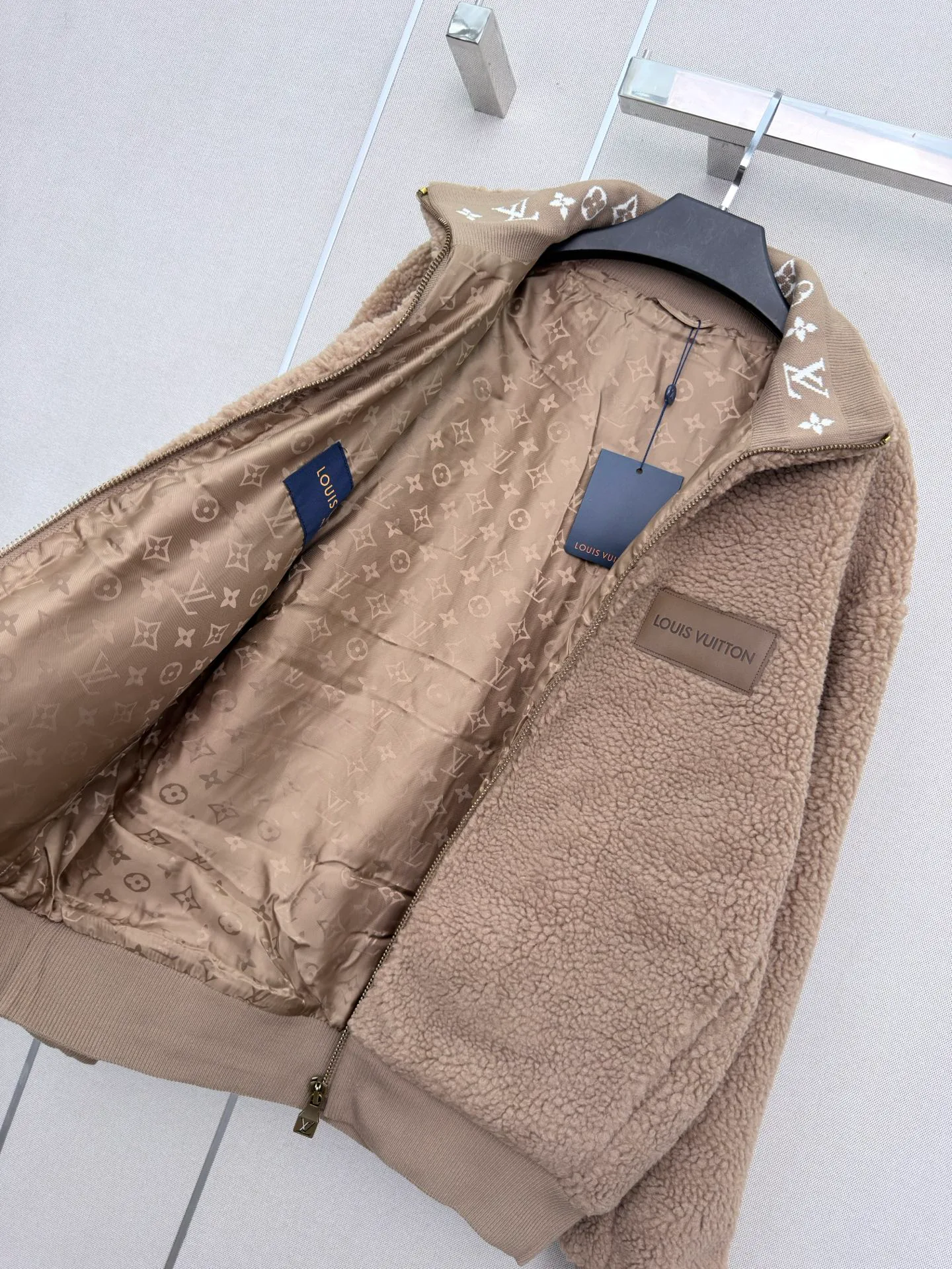 Куртки И Пуховики Женские Louis Vuitton 19981715