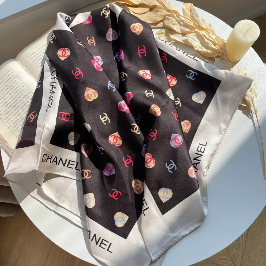 Платки Chanel 13351571