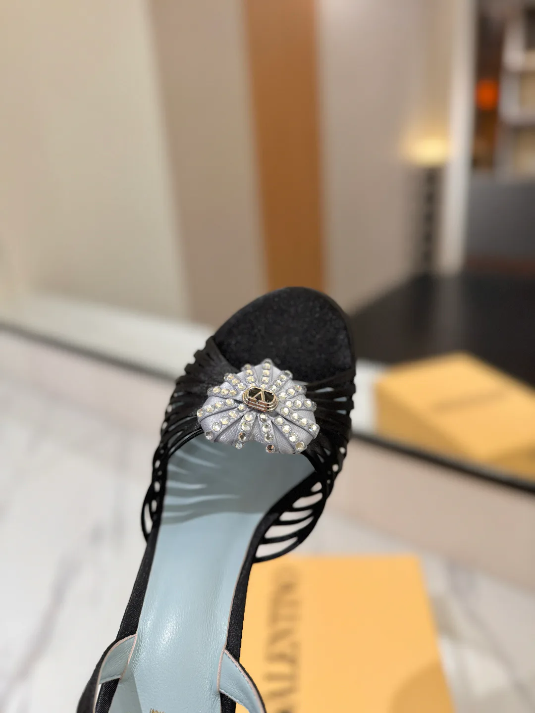 Босоножки Женские Valentino 18134886
