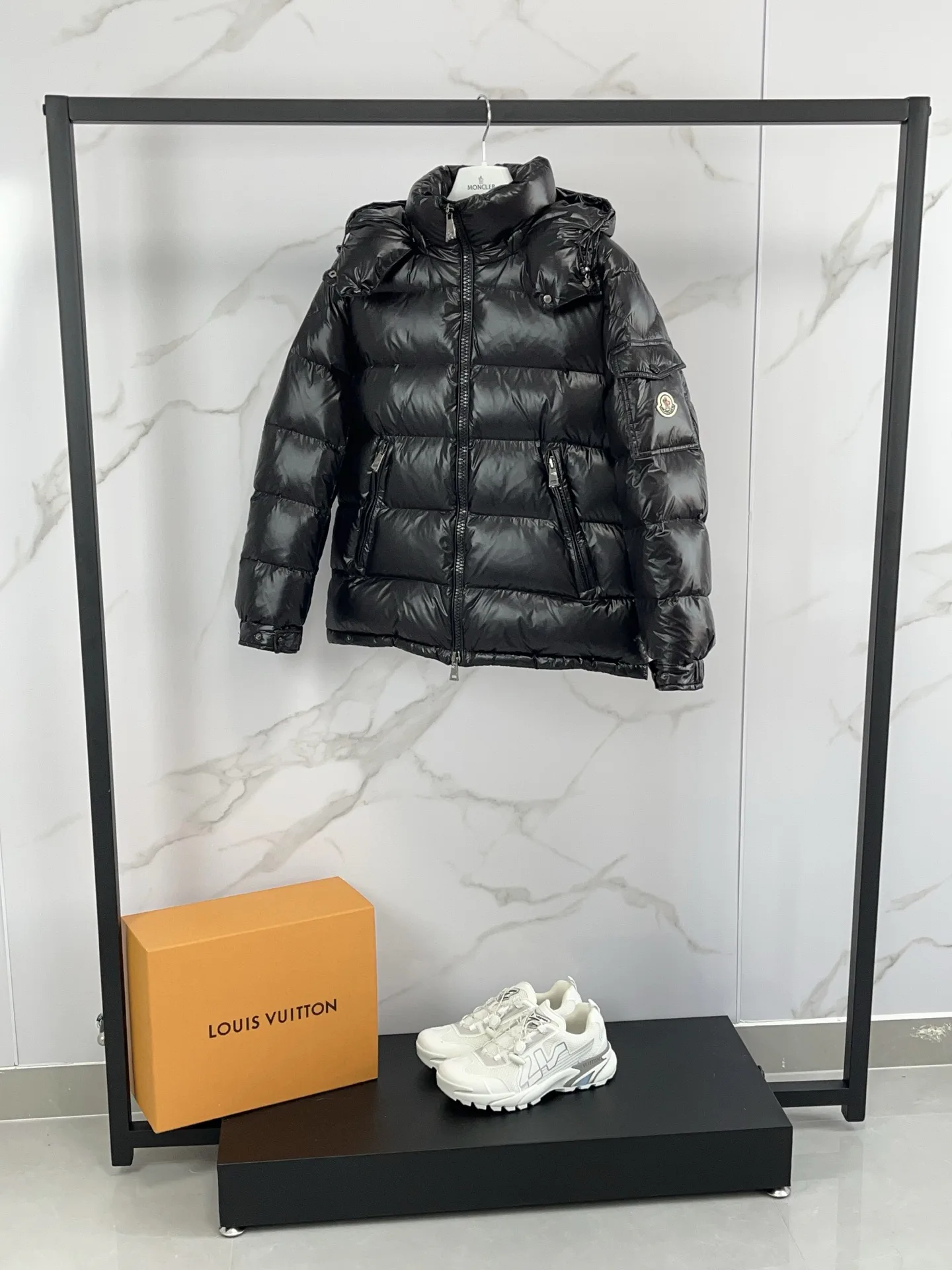 Куртки И Пуховики Женские Moncler 18391725