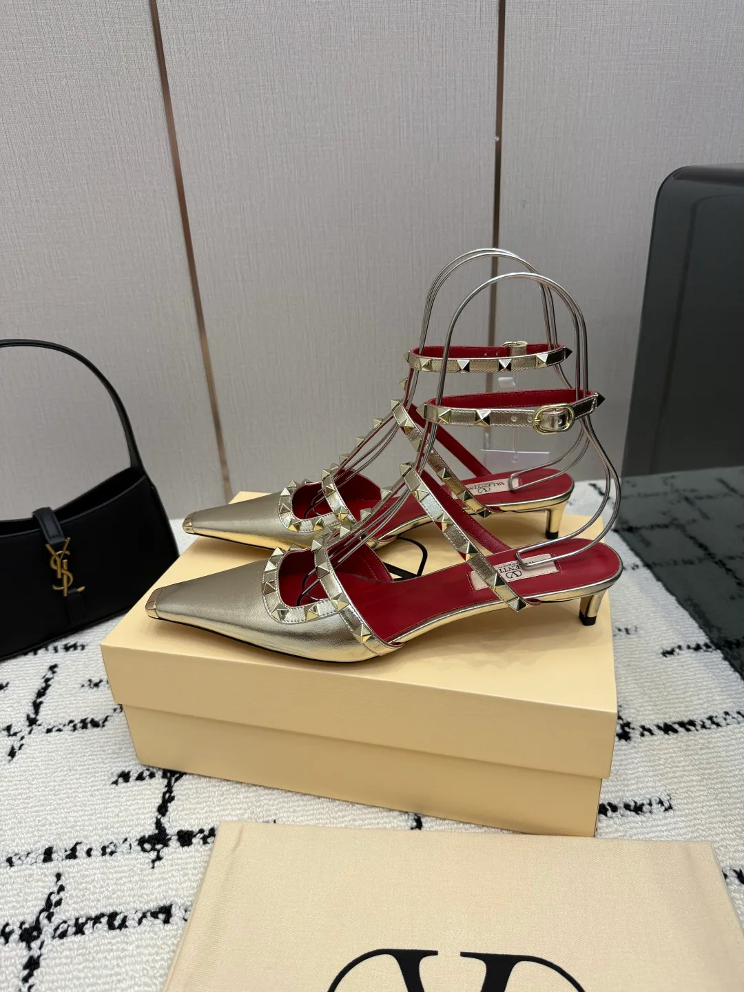 Босоножки Женские Valentino 17594501