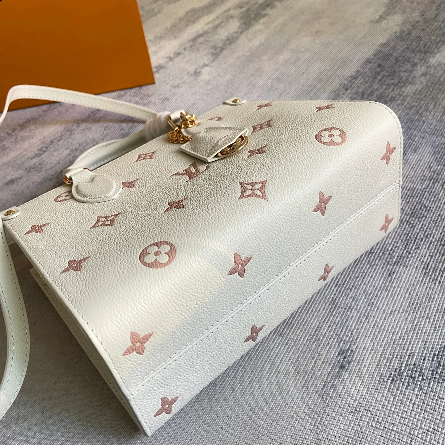 Классические Сумки Женские Louis Vuitton 2995980