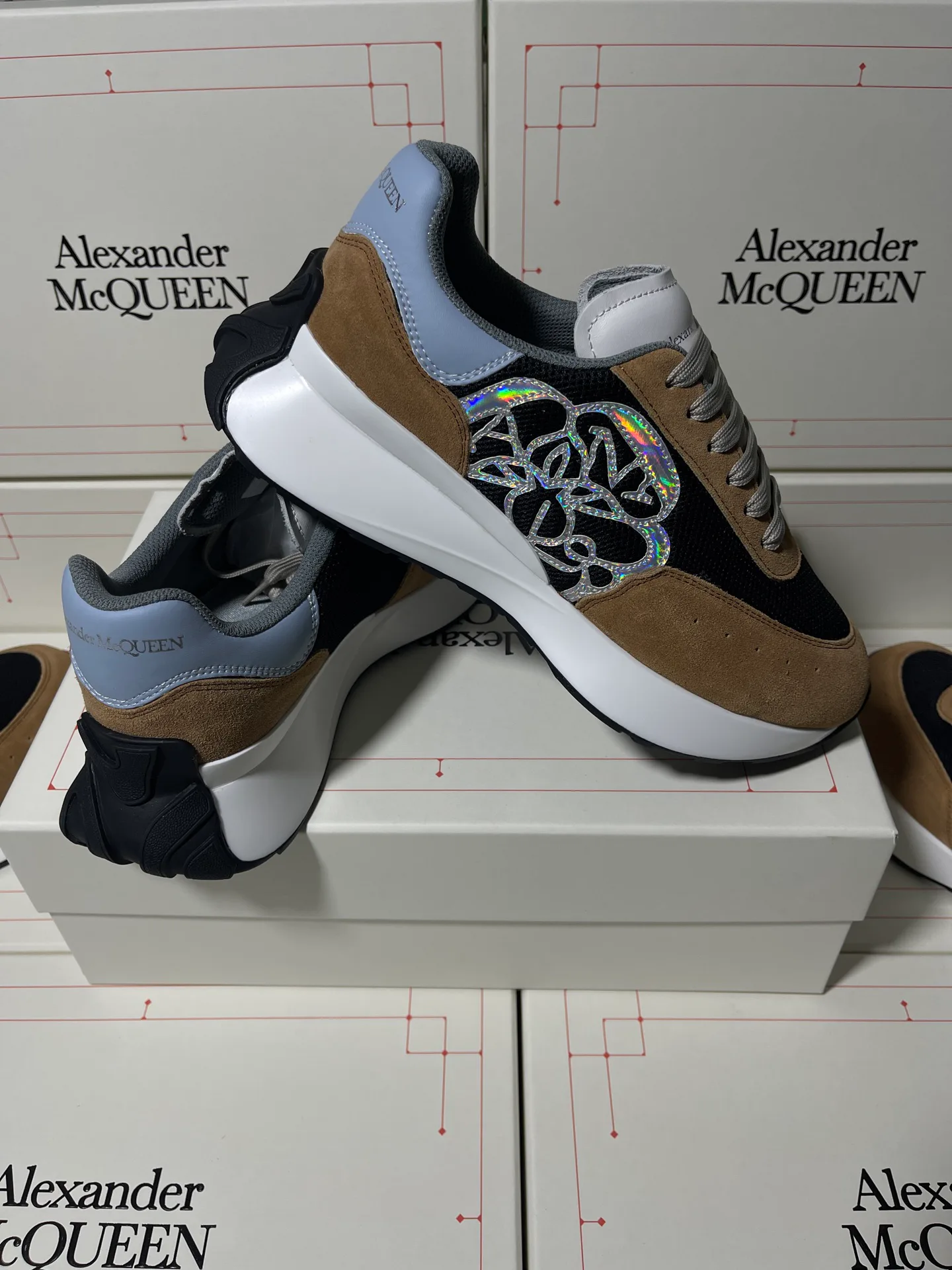 Кроссовки Женские Alexander Mcqueen 18616781