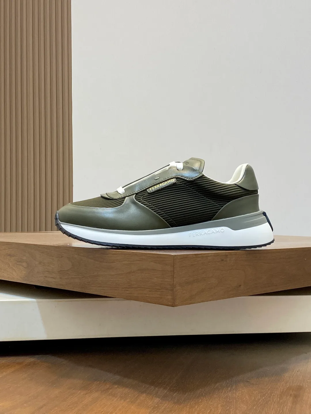 Кроссовки Мужские Salvatore Ferragamo 1498283