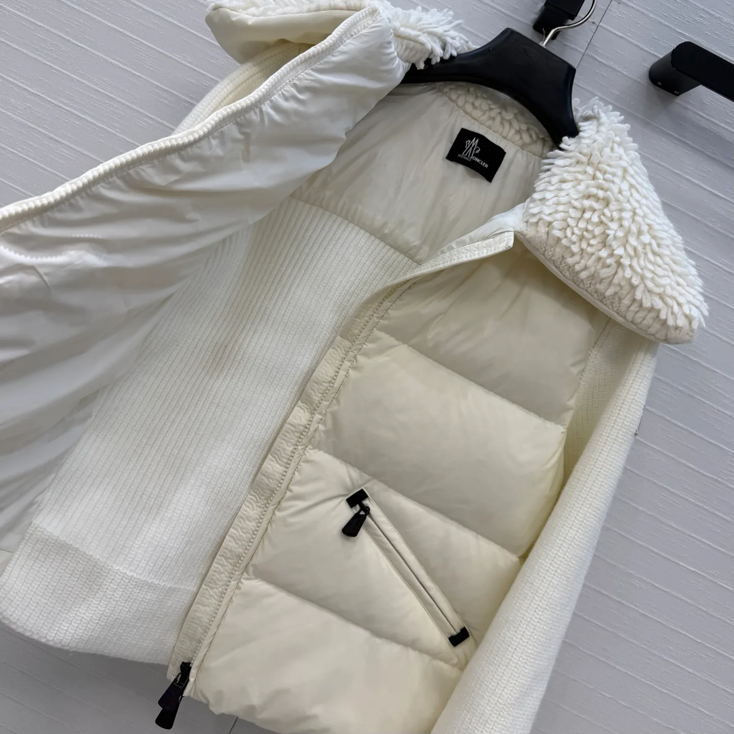 Куртки И Пуховики Женские Moncler 19332001