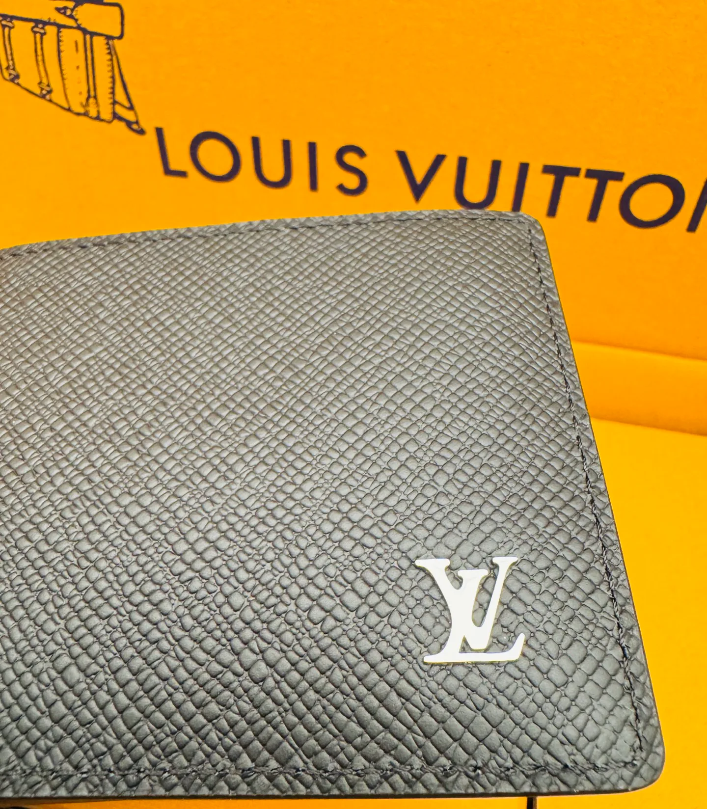 Клатчи Женские Louis Vuitton 1923366