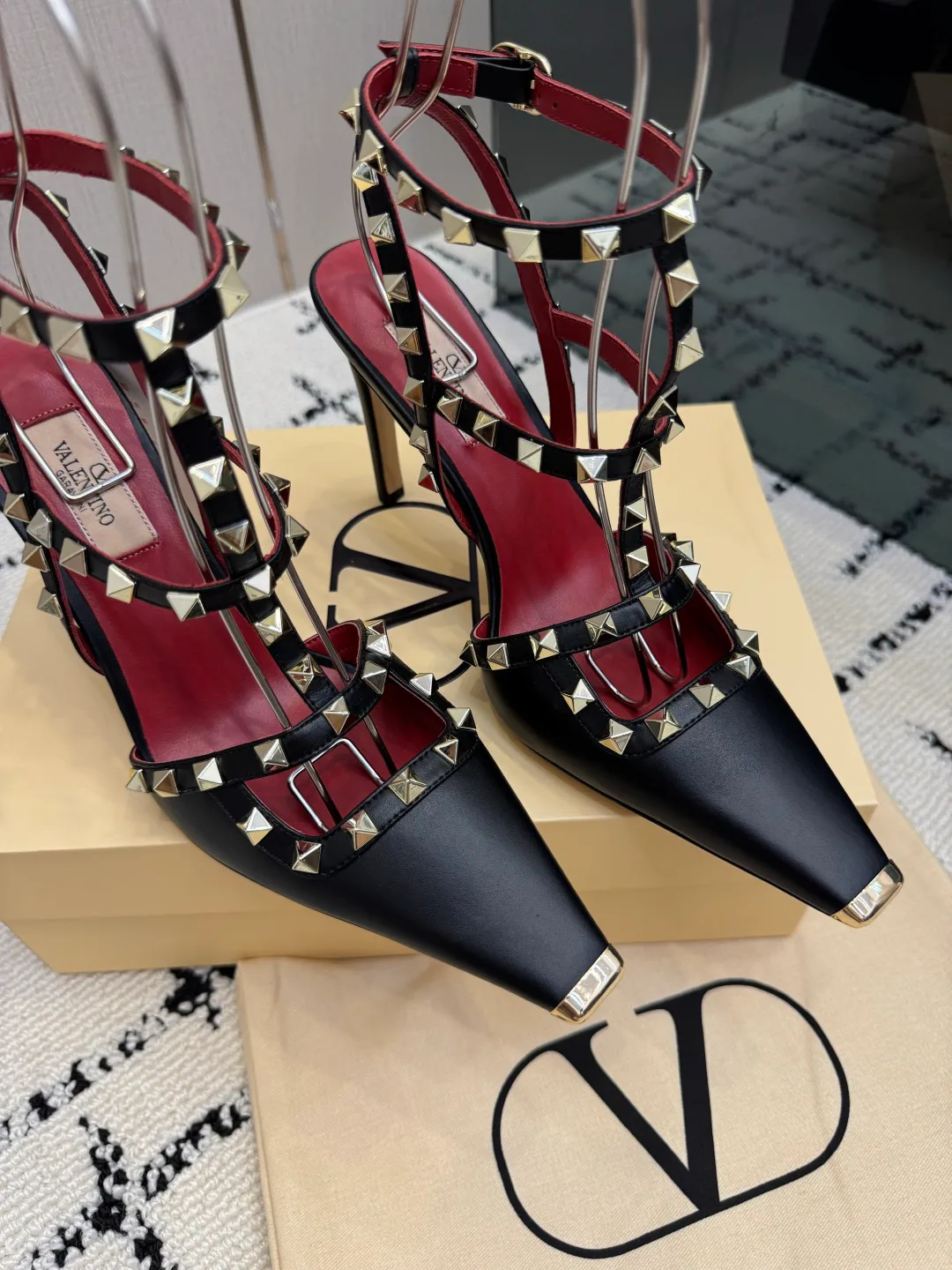 Босоножки Женские Valentino 17594493