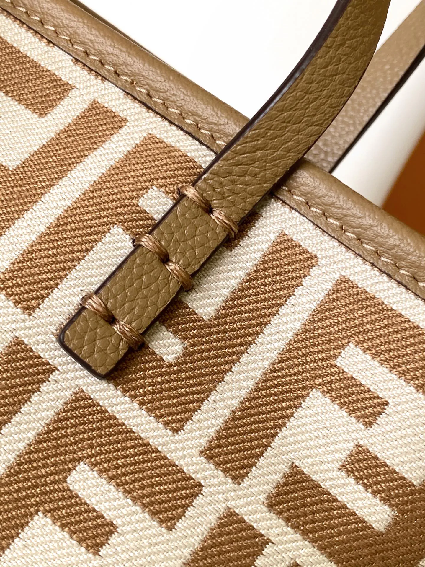 Сумки На Ремне Женские Fendi 13234549