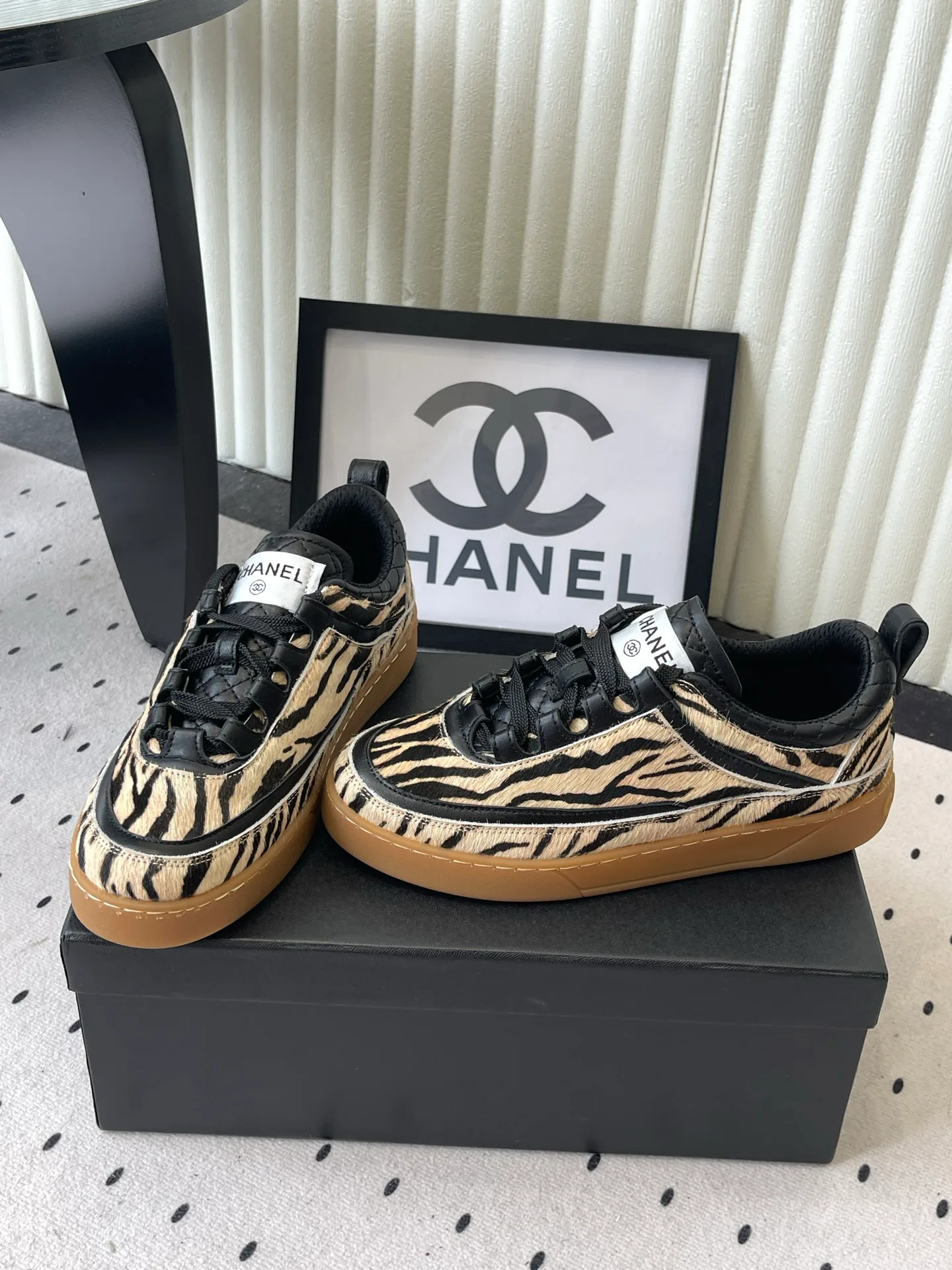 Кроссовки Женские Chanel 18069879