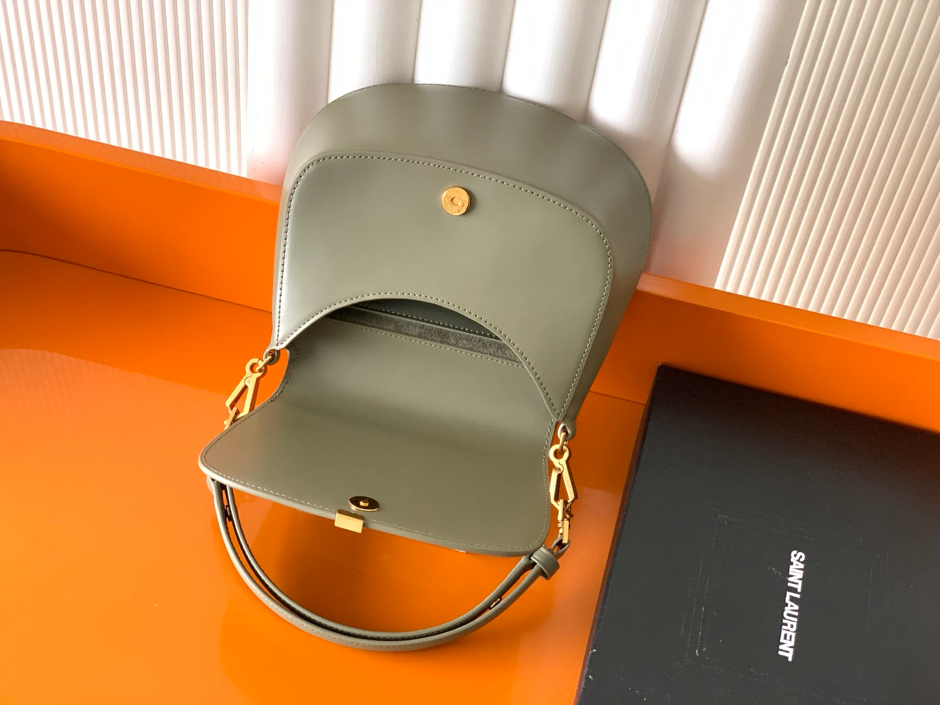 Сумки На Ремне Женские Saint Laurent 11309782