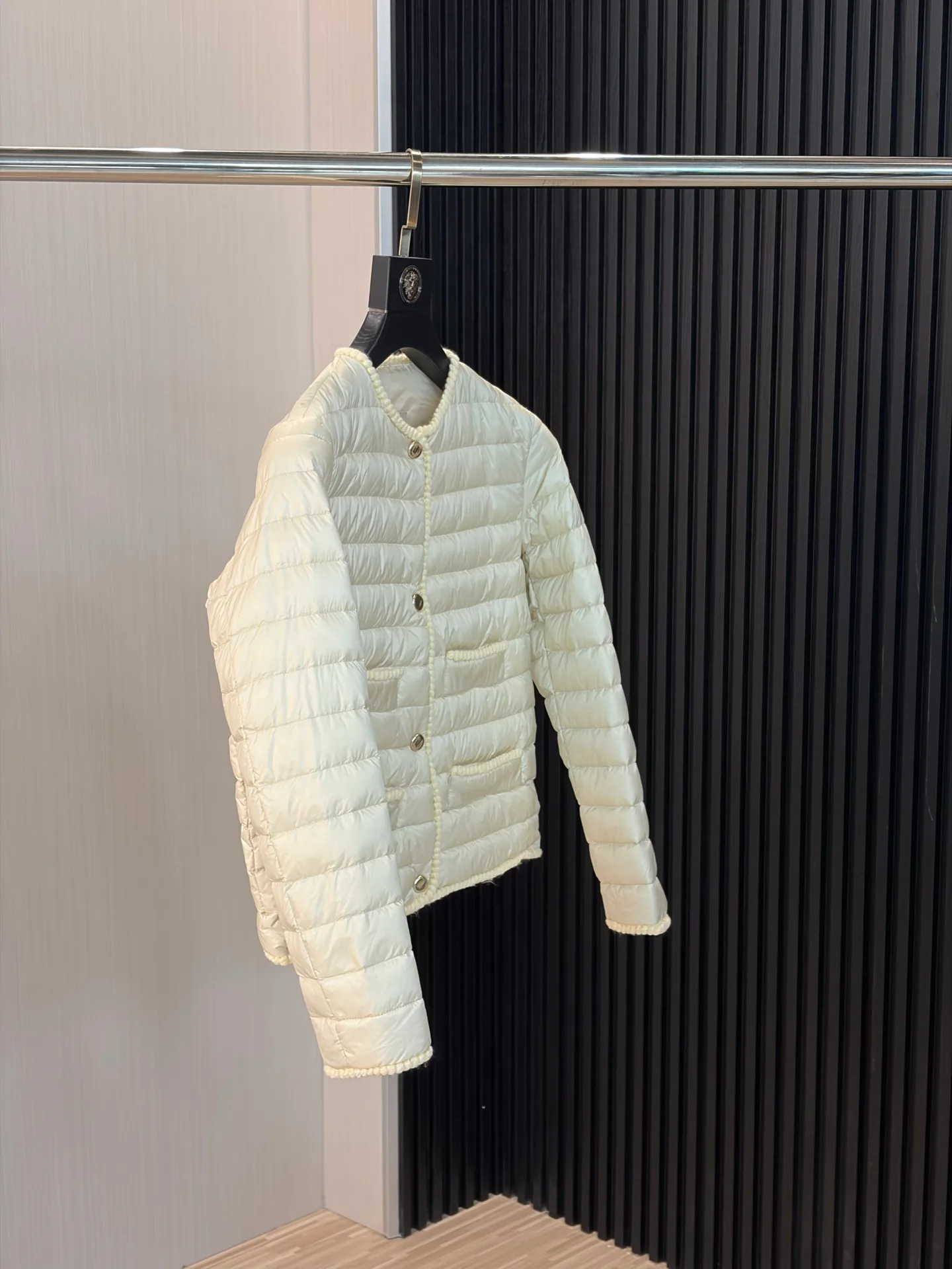 Куртки И Пуховики Женские Moncler 18673356