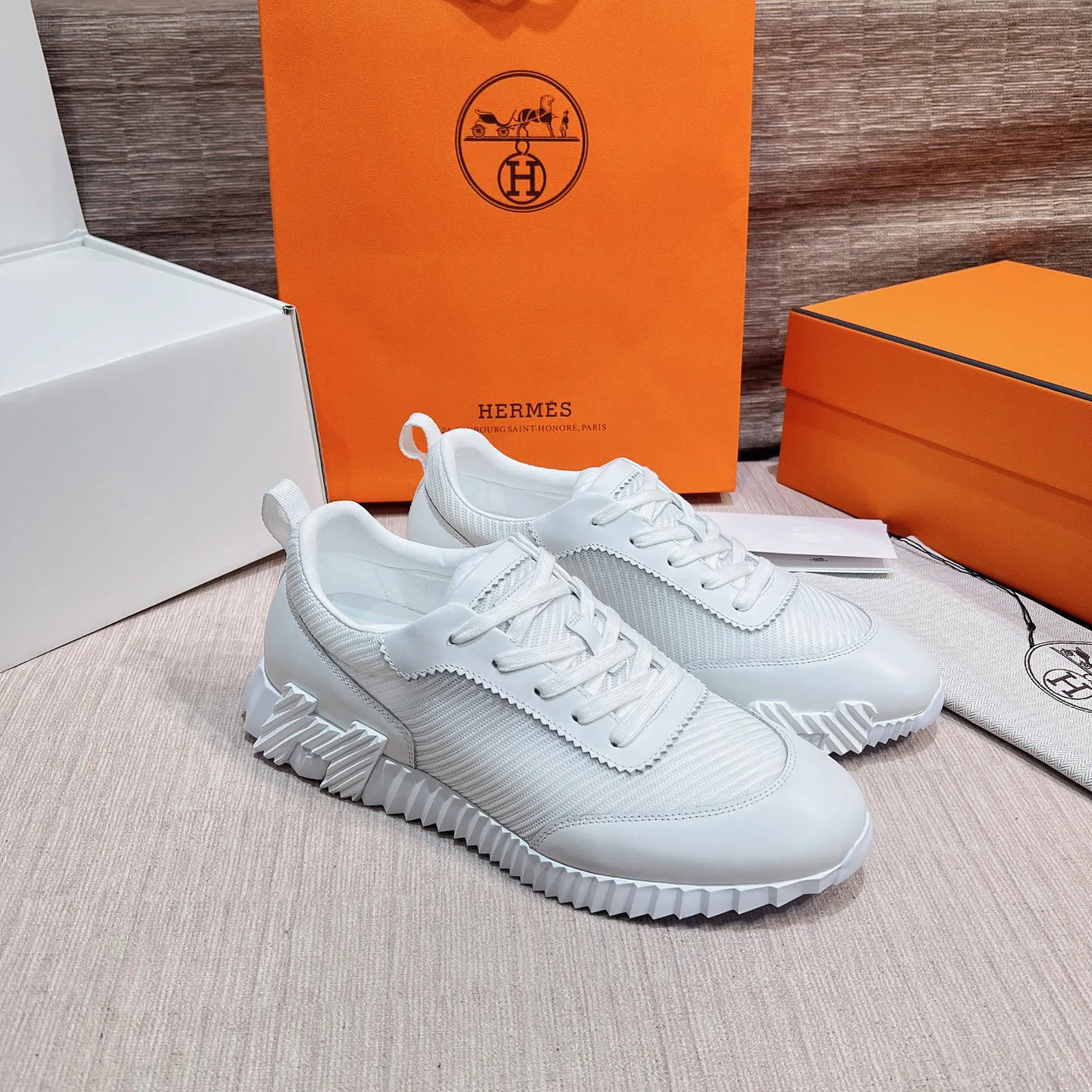Кроссовки Женские Hermes 17749552