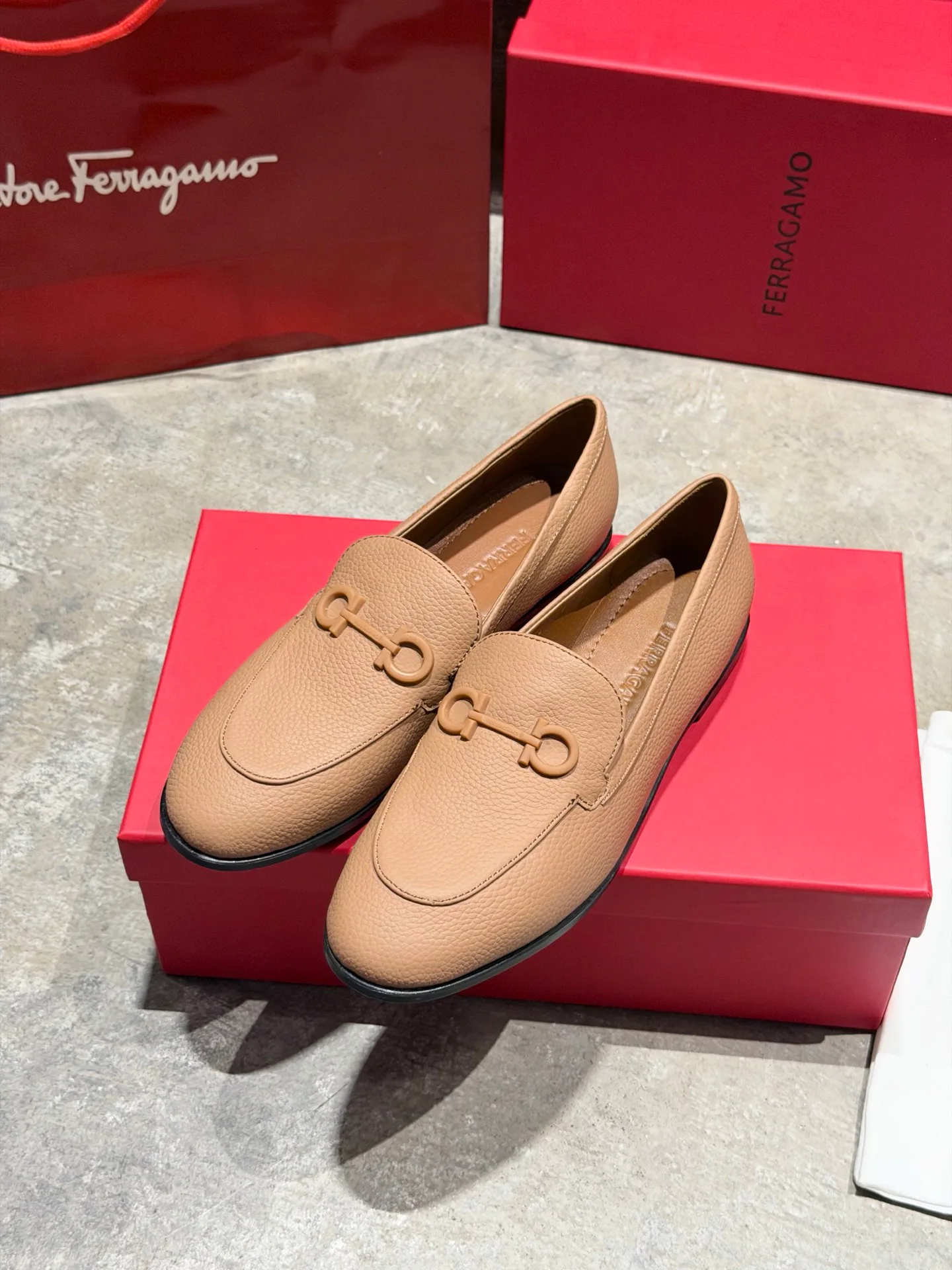 Лоферы И Мокасины Женские Salvatore Ferragamo 17642564