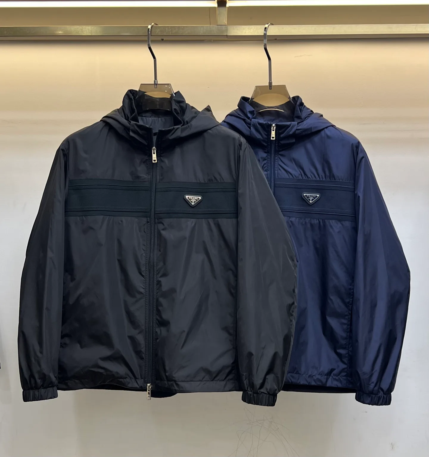 Куртки И Пуховики Женские Prada 17340704