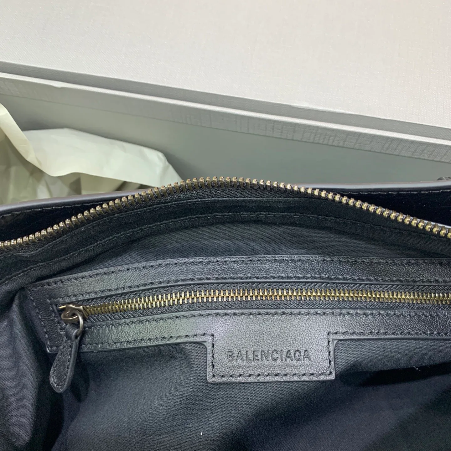 Классические Сумки Женские Balenciaga 13552715