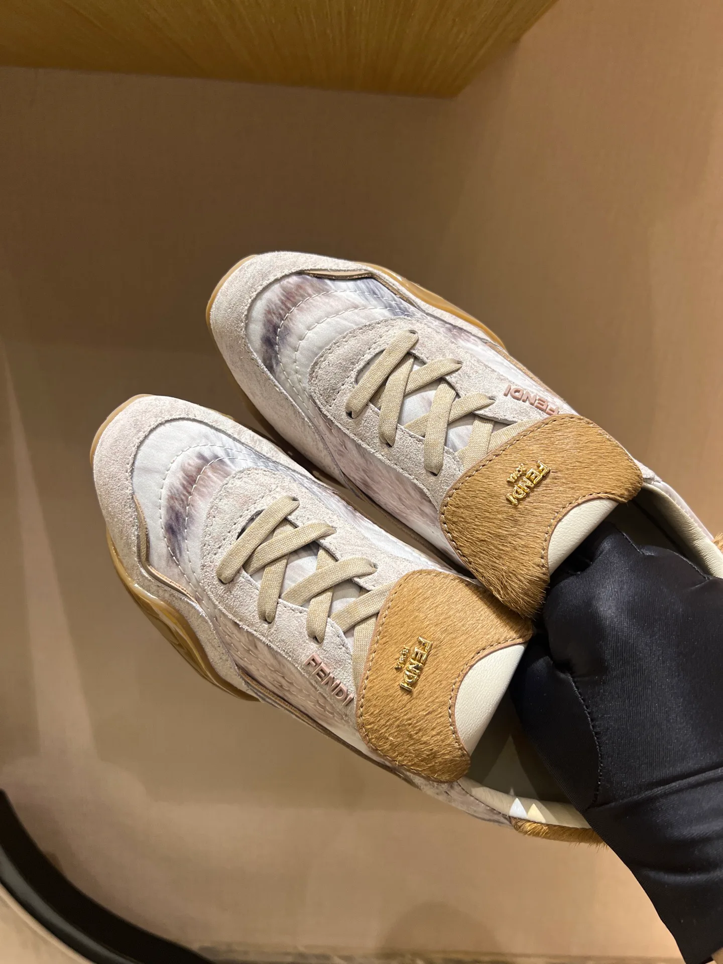 Кроссовки Женские Fendi 18020741