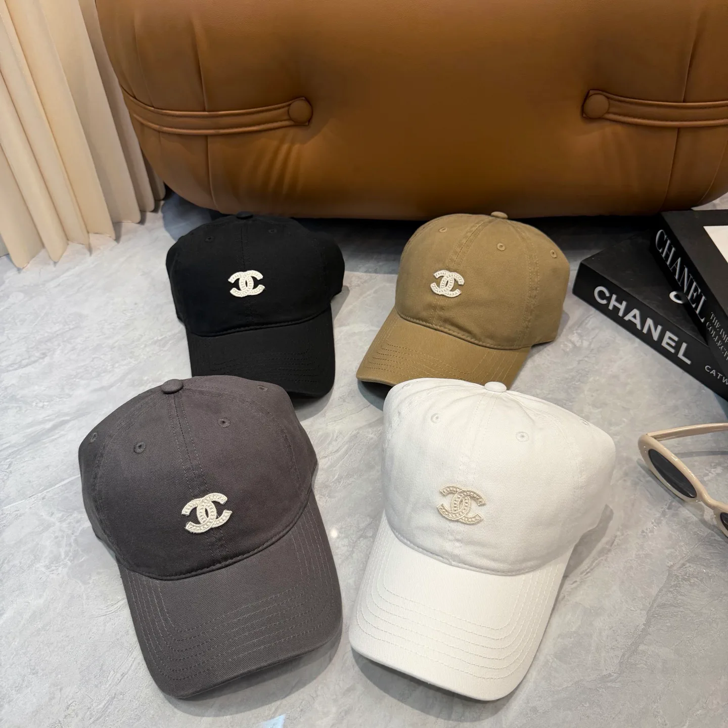 Головные Уборы Chanel 17467584
