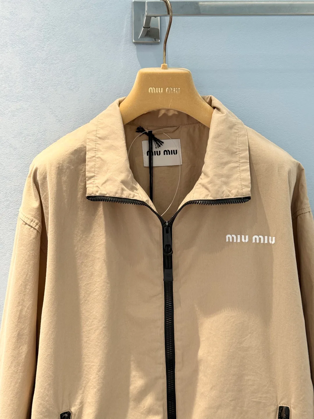 Куртки И Пуховики Женские Miu Miu 17628694