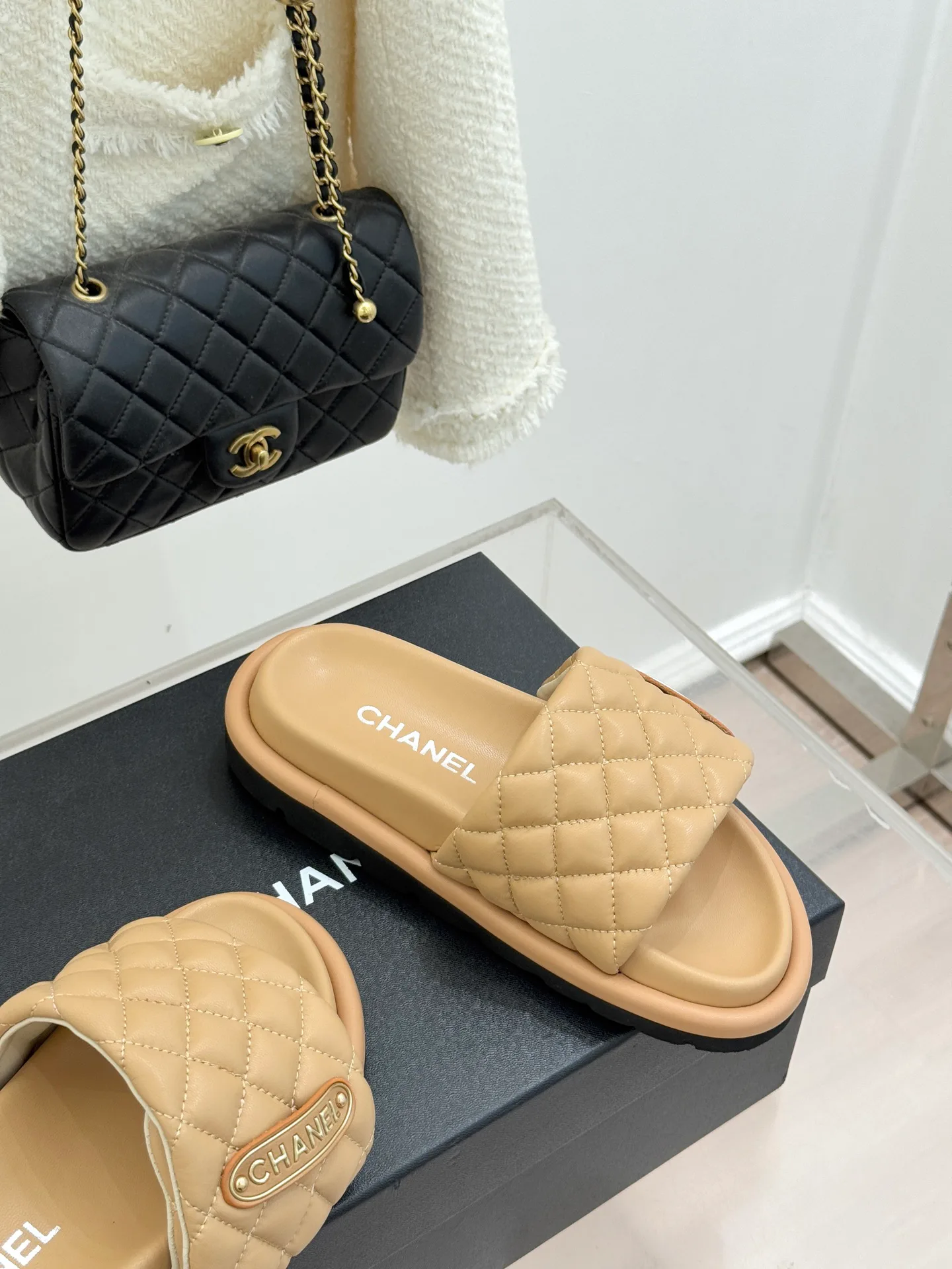 Шлепанцы Женские Chanel 11167410