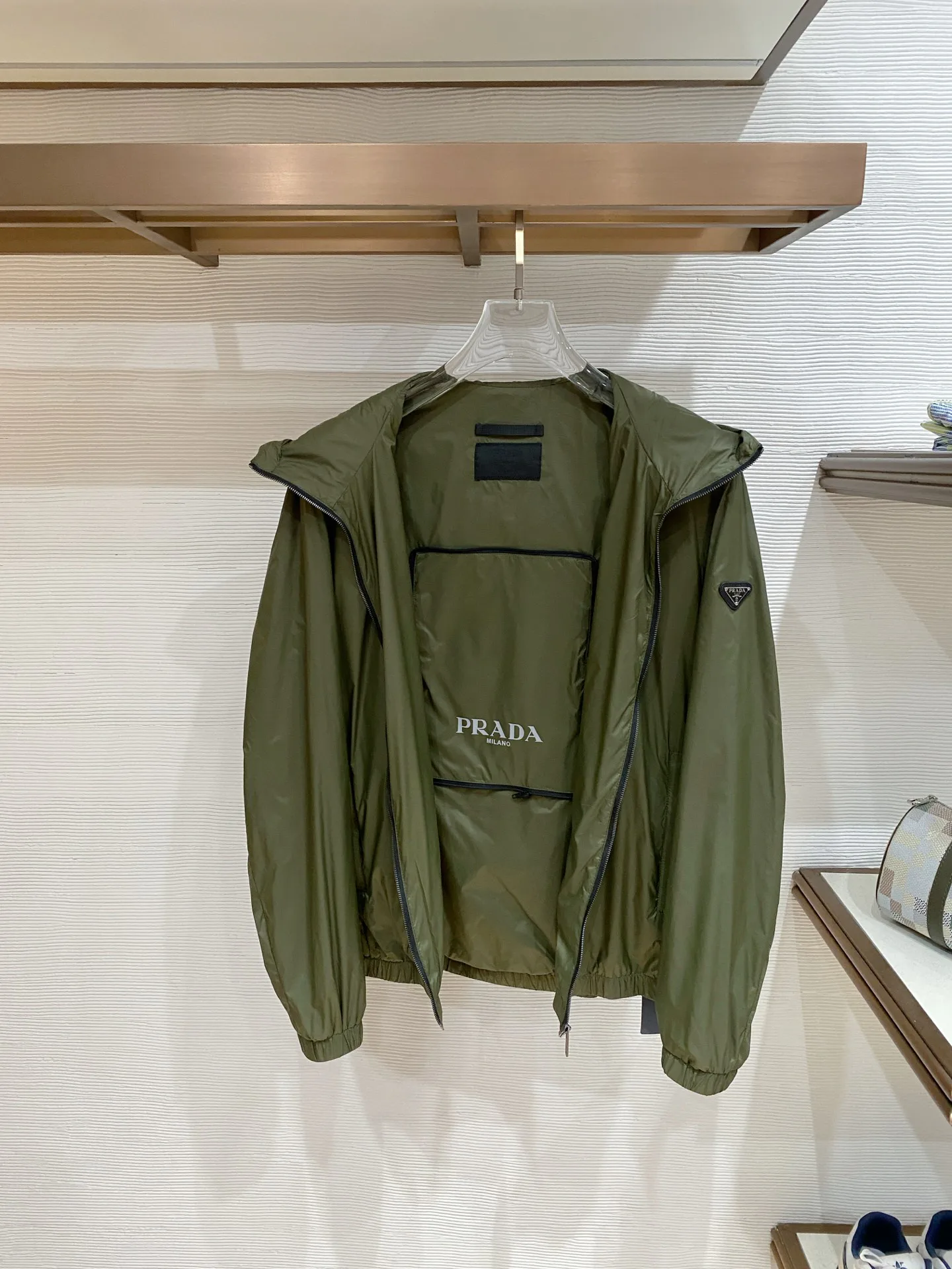 Куртки И Пуховики Мужские Prada 10300308