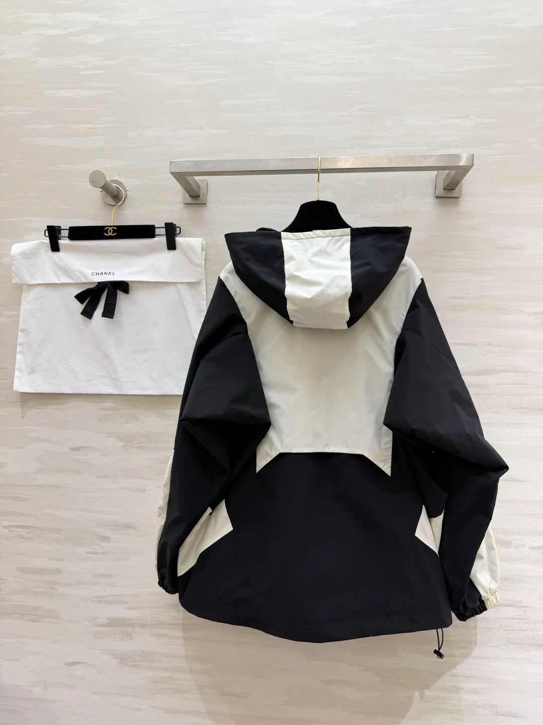 Куртки И Пуховики Женские Chanel 18768024