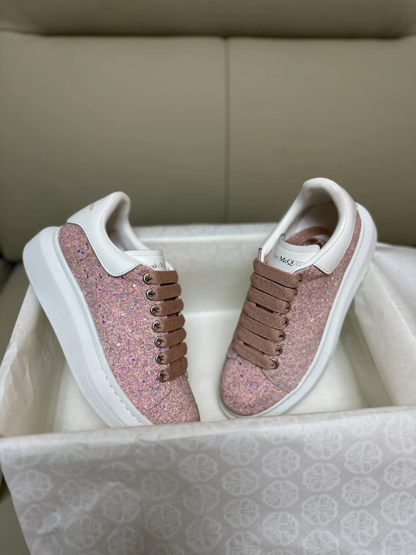 Кроссовки Женские Alexander Mcqueen 18616785