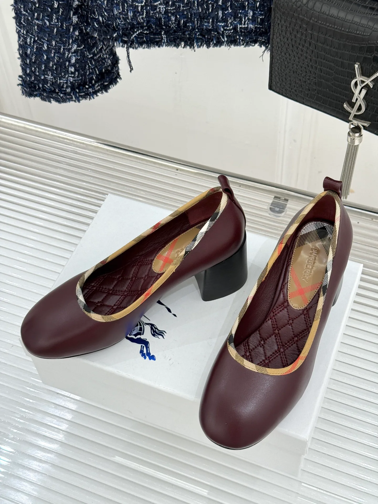 Туфли Женские Burberry 19448377