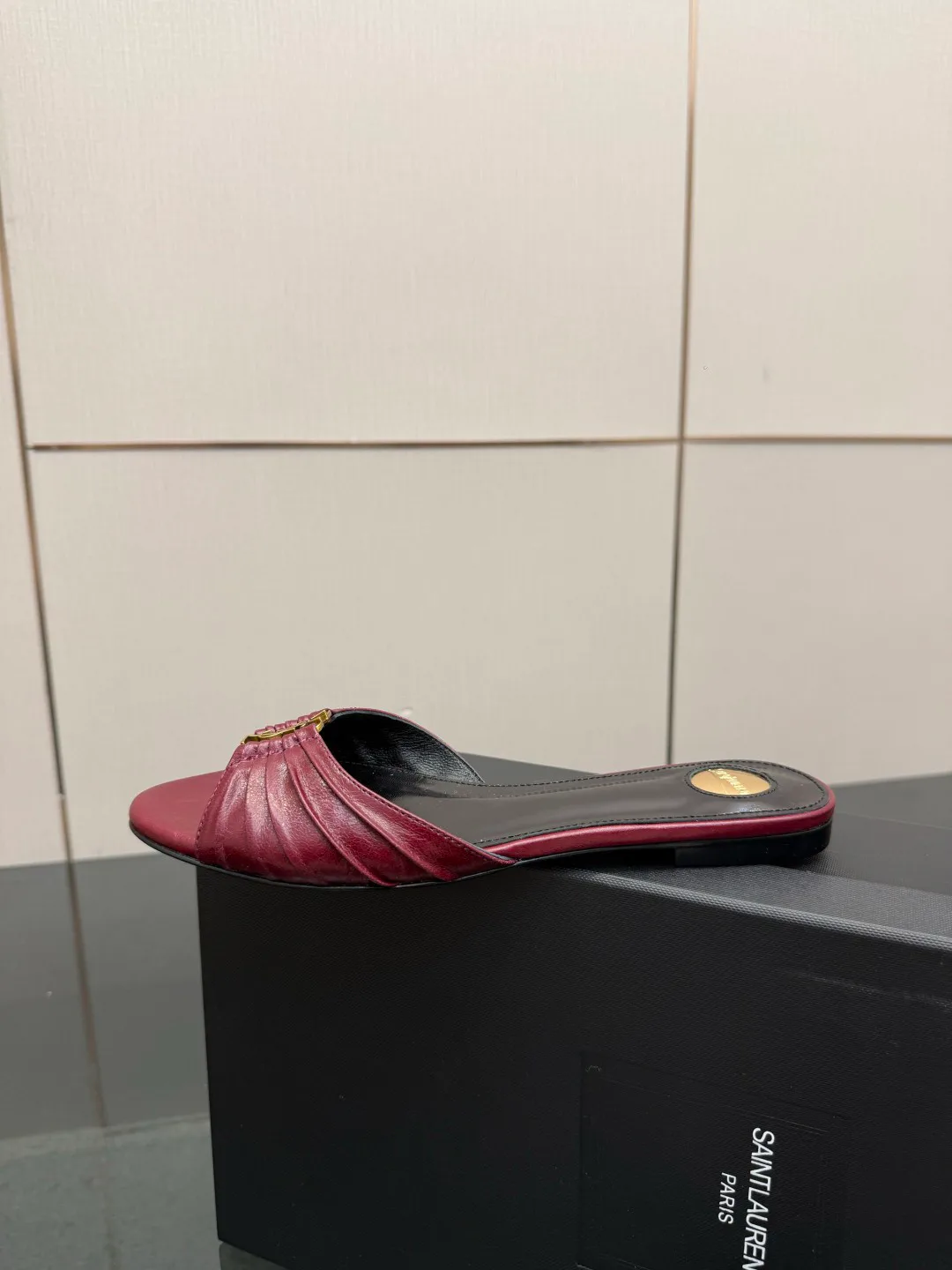 Шлепанцы Женские Saint Laurent 11668834