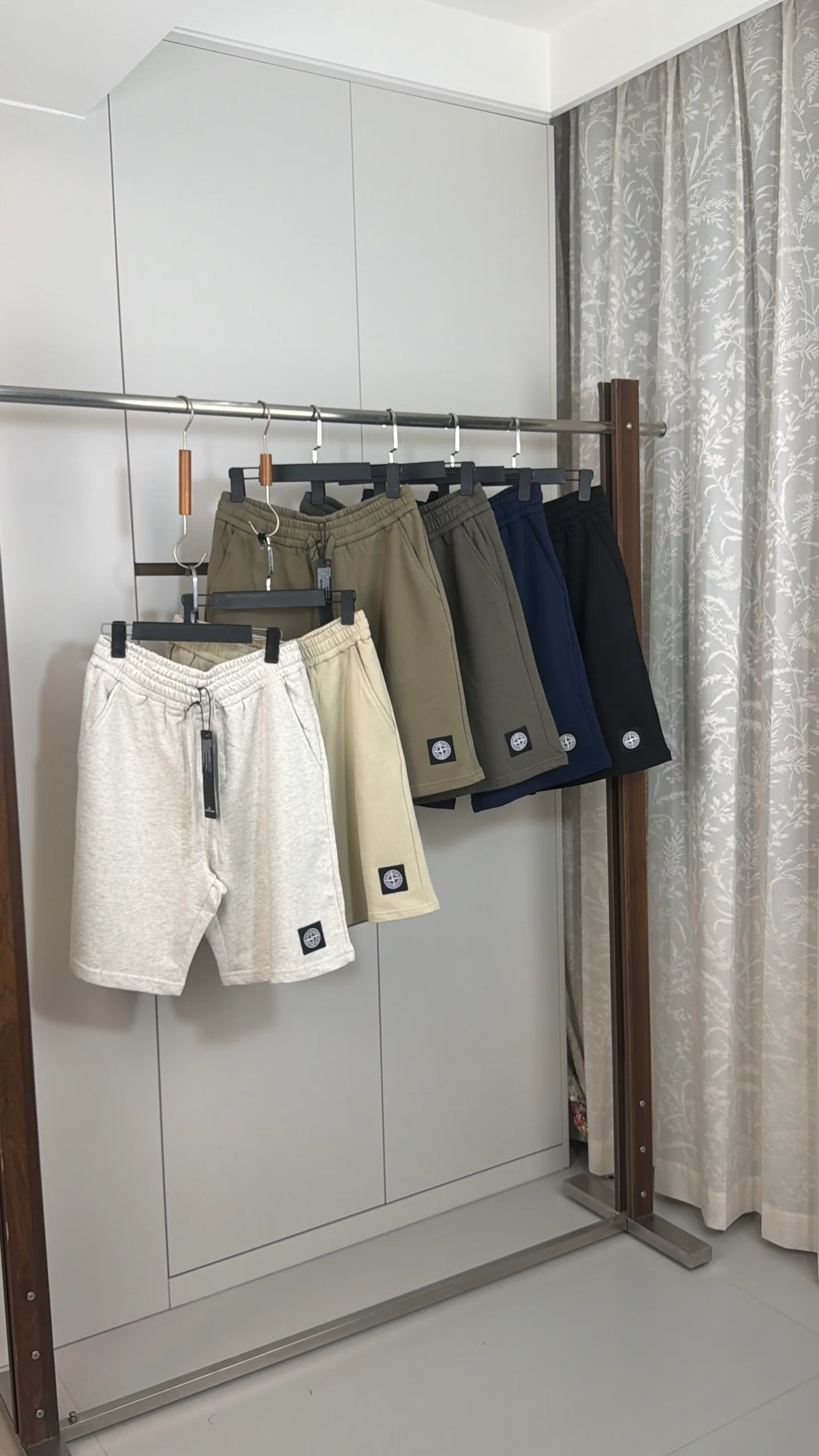 Шорты Женские Stone Island 11668105