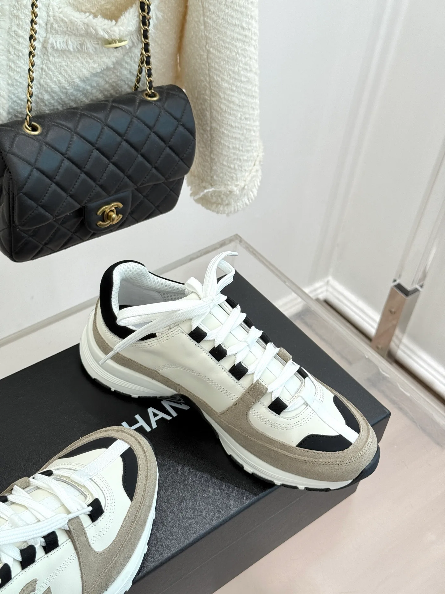 Кроссовки Женские Chanel 19208410