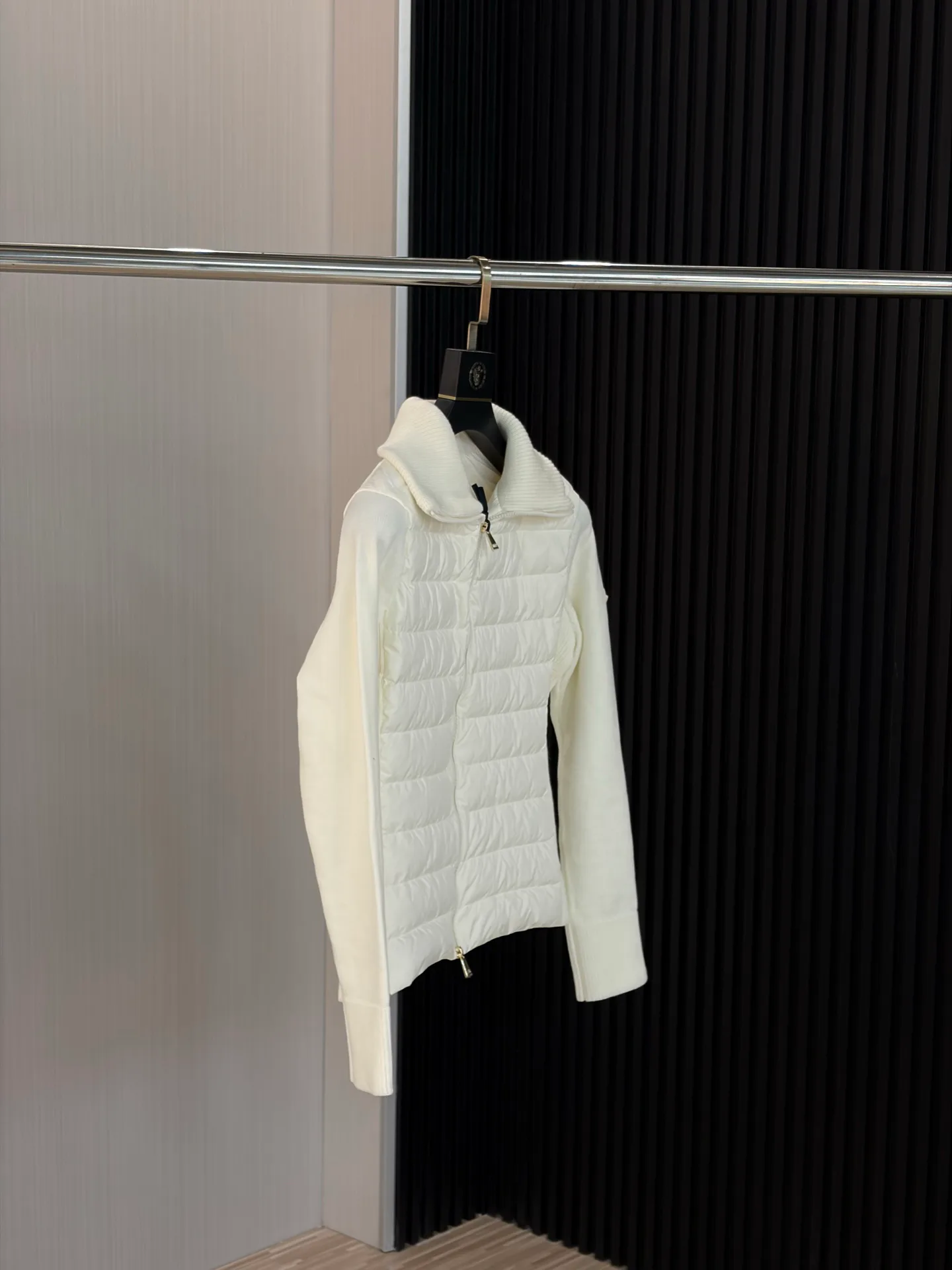 Куртки И Пуховики Женские Moncler 18600017