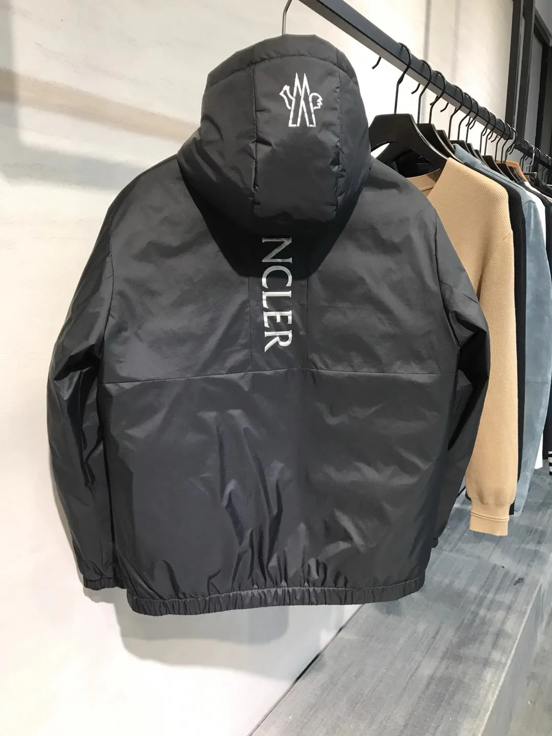 Куртки И Пуховики Мужские Moncler 437555