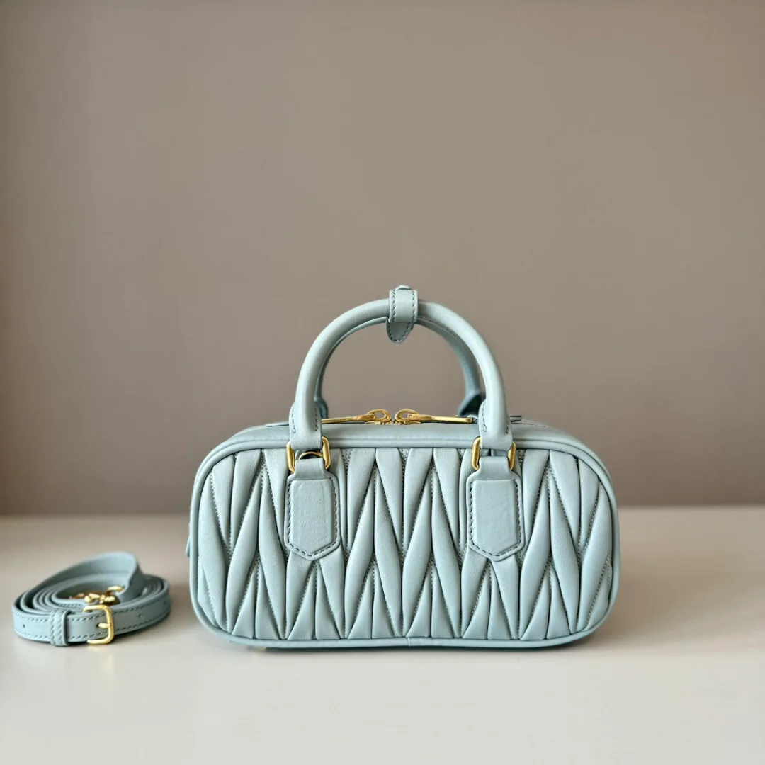 Классические Сумки Женские Miu Miu 11727913