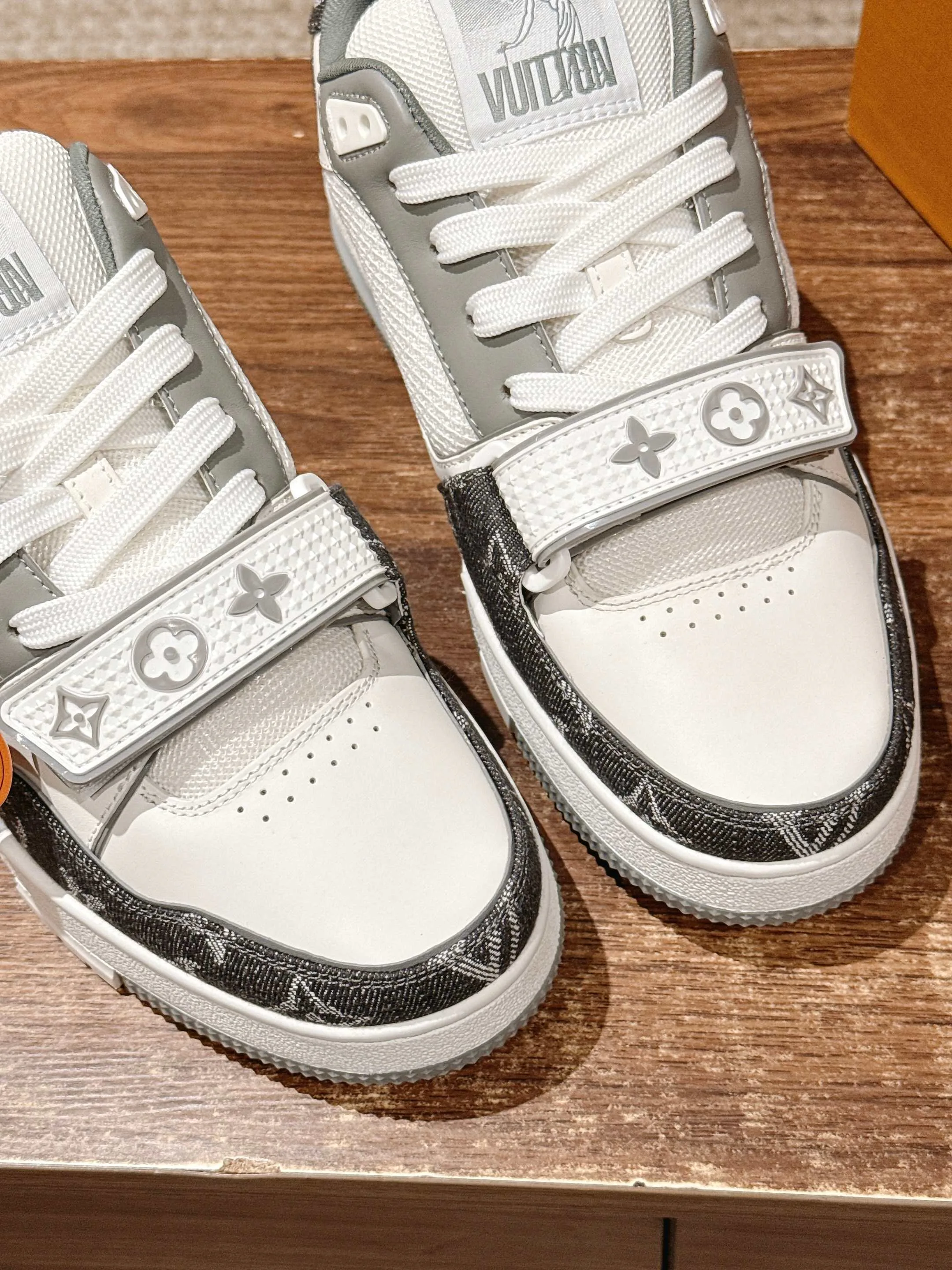 Кроссовки Женские Louis Vuitton 245724