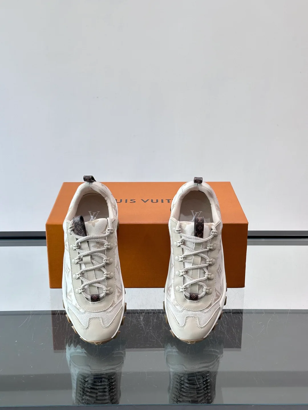 Кроссовки Женские Louis Vuitton 13580313