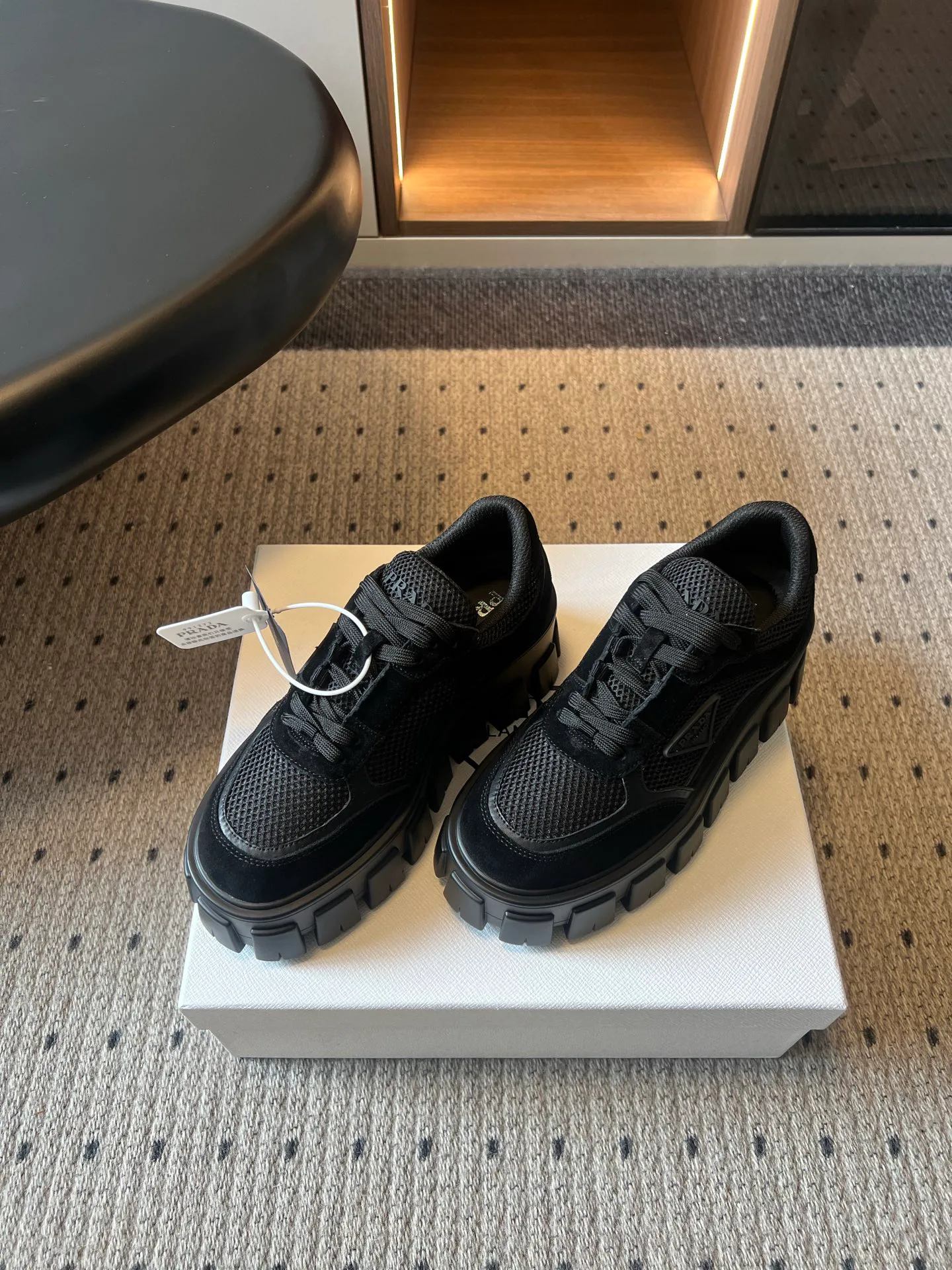 Кроссовки Женские Prada 17961573