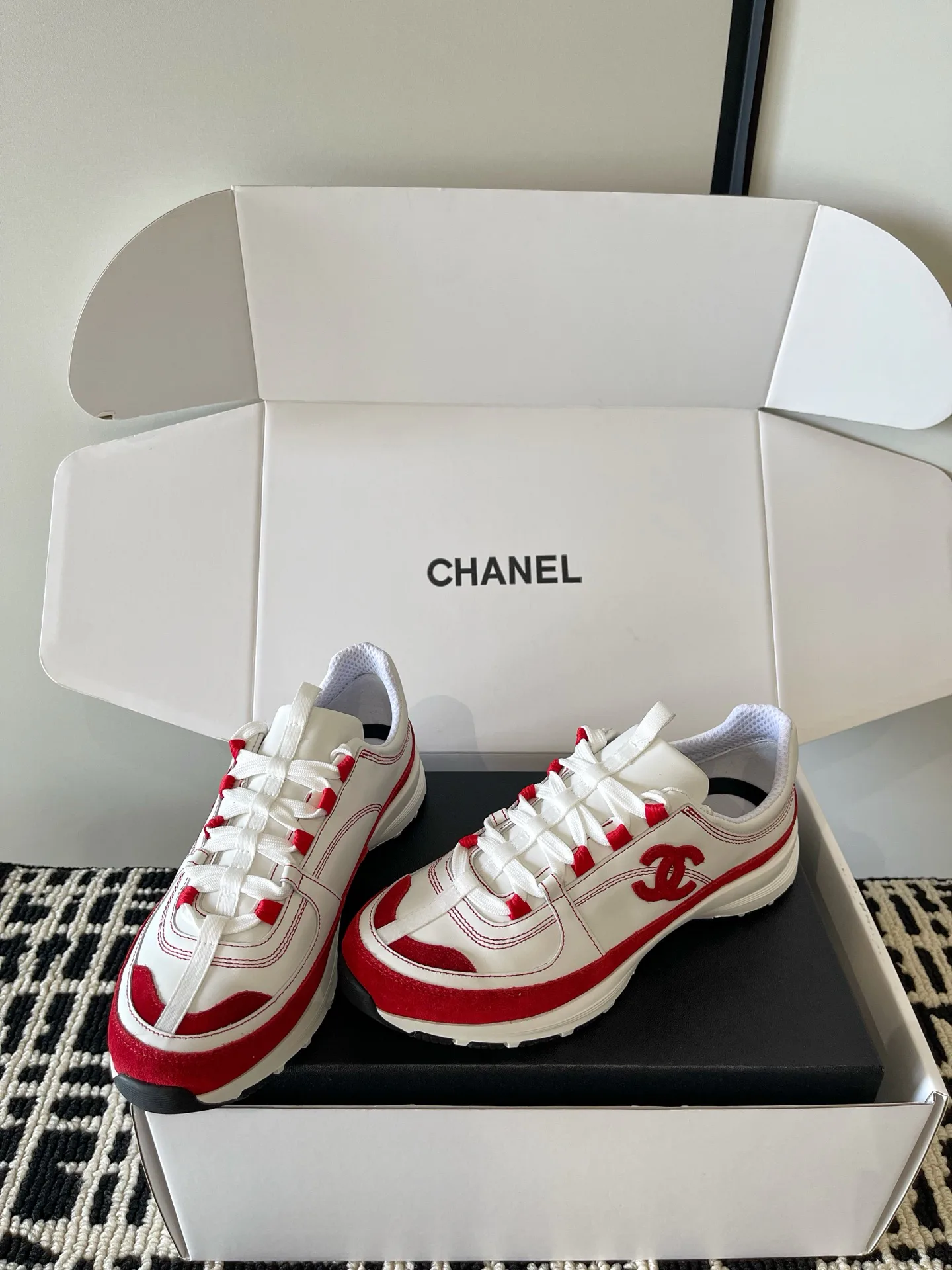 Кроссовки Женские Chanel 18283700