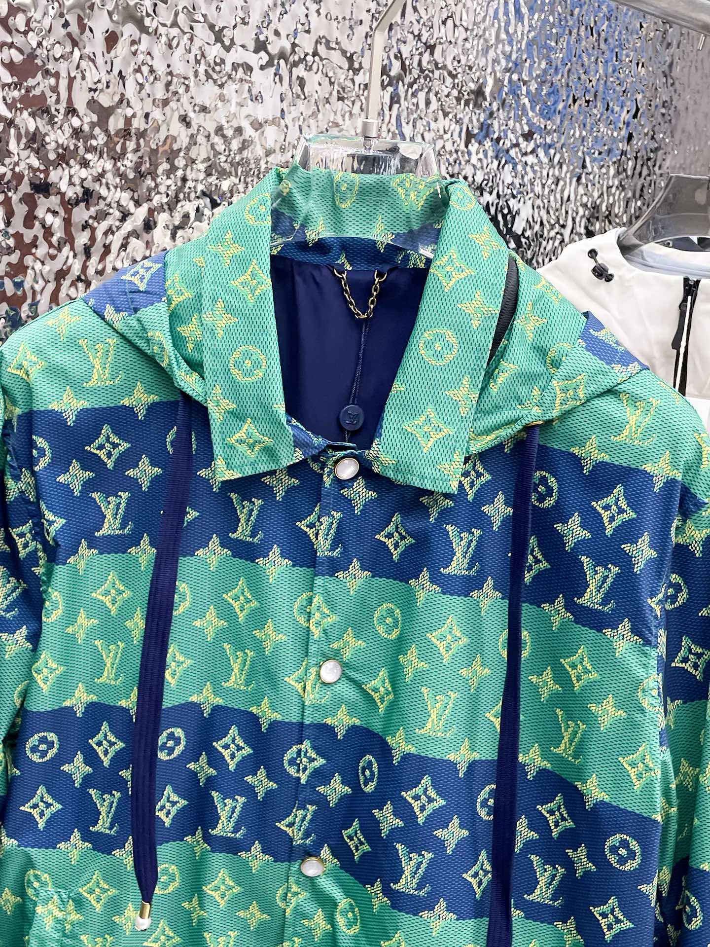 Куртки И Пуховики Мужские Louis Vuitton 9352285