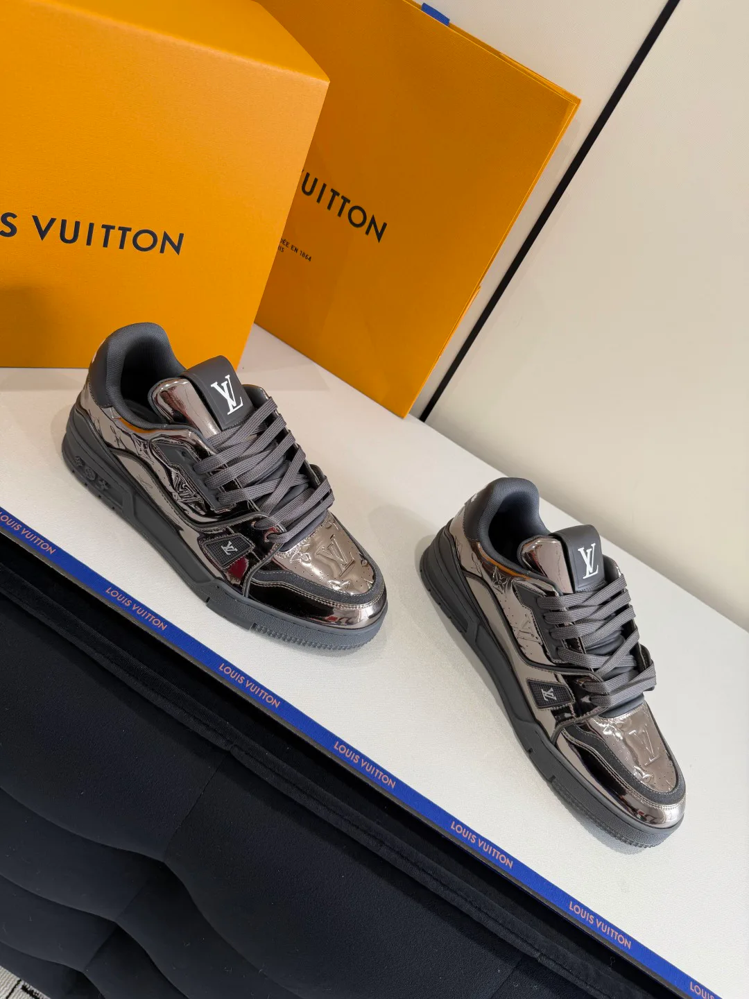 Кроссовки Мужские Louis Vuitton 12370904