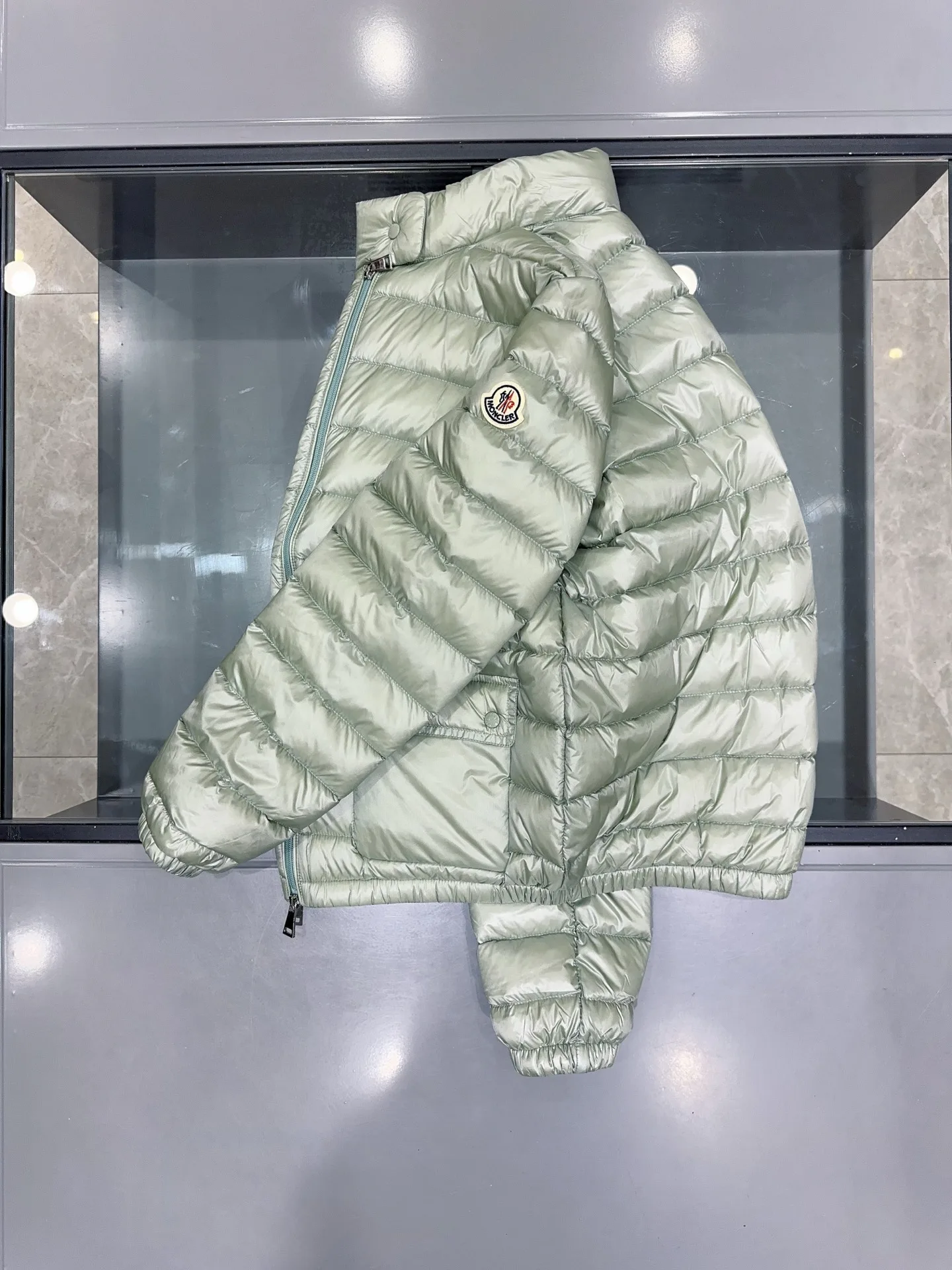 Куртки И Пуховики Женские Moncler 19084327