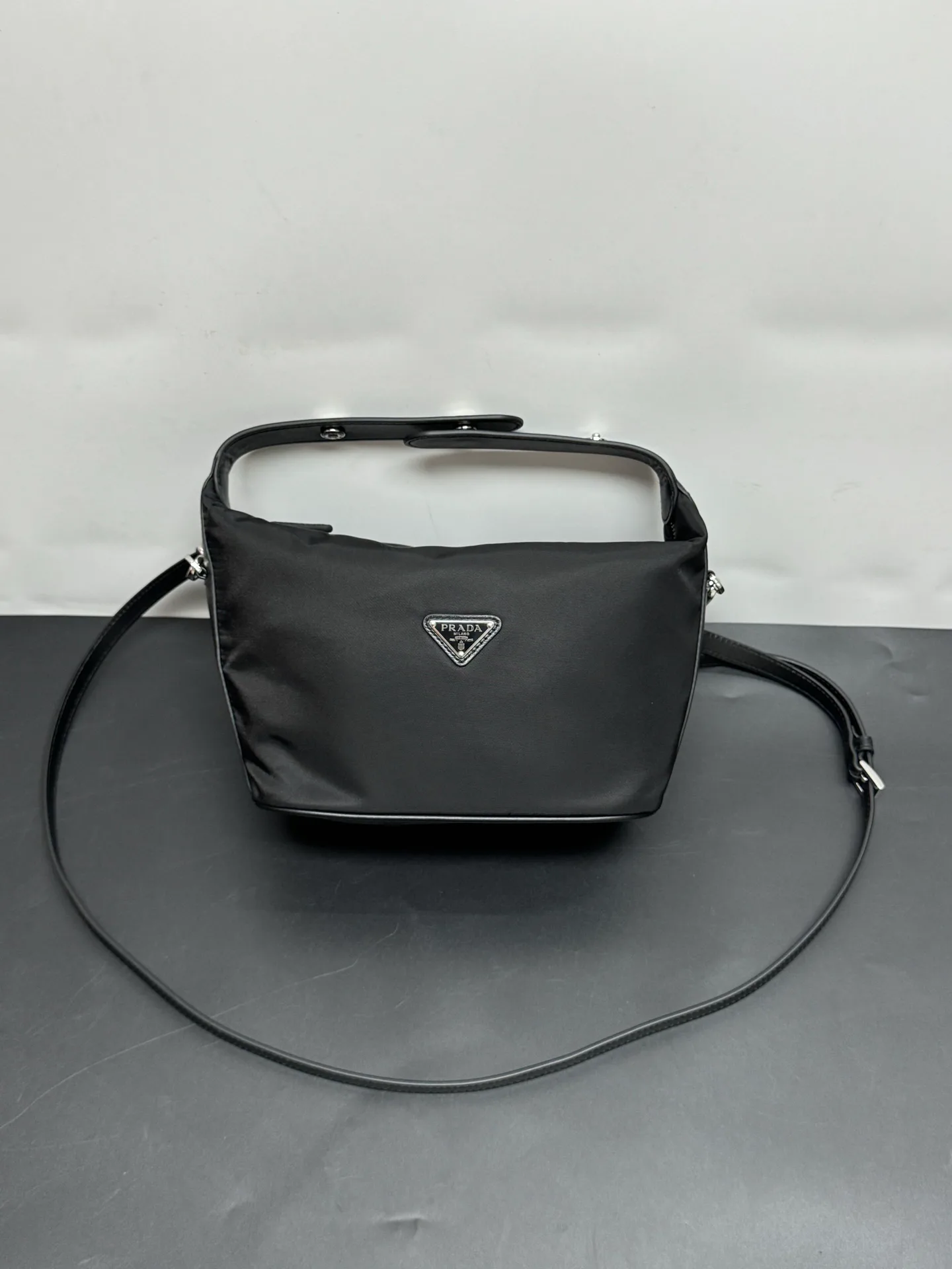 Сумки На Ремне Женские Prada 17630943