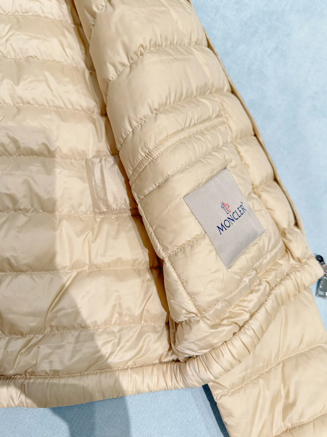 Куртки И Пуховики Женские Moncler 18049847