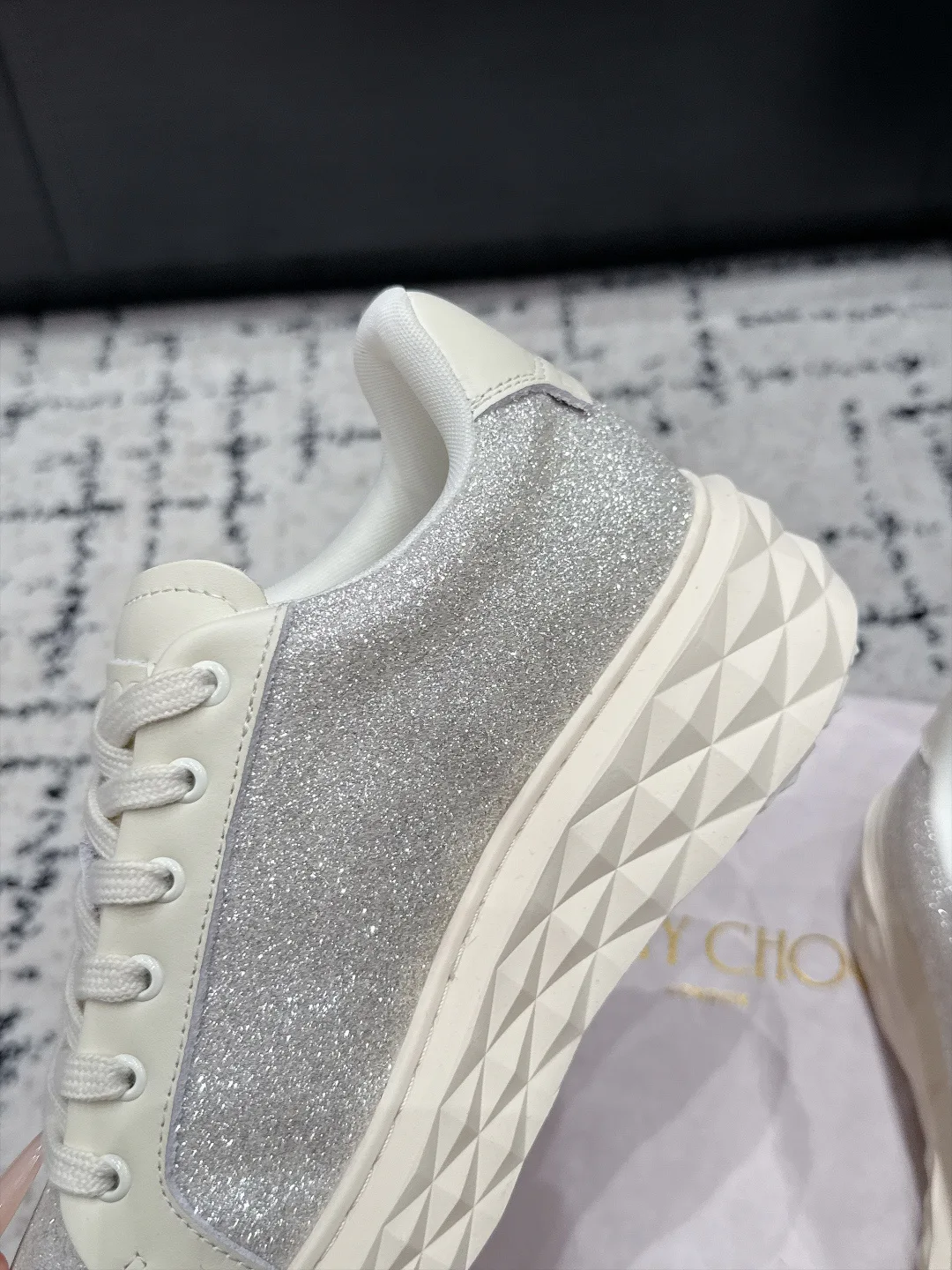 Кроссовки Женские Jimmy Choo 18125182
