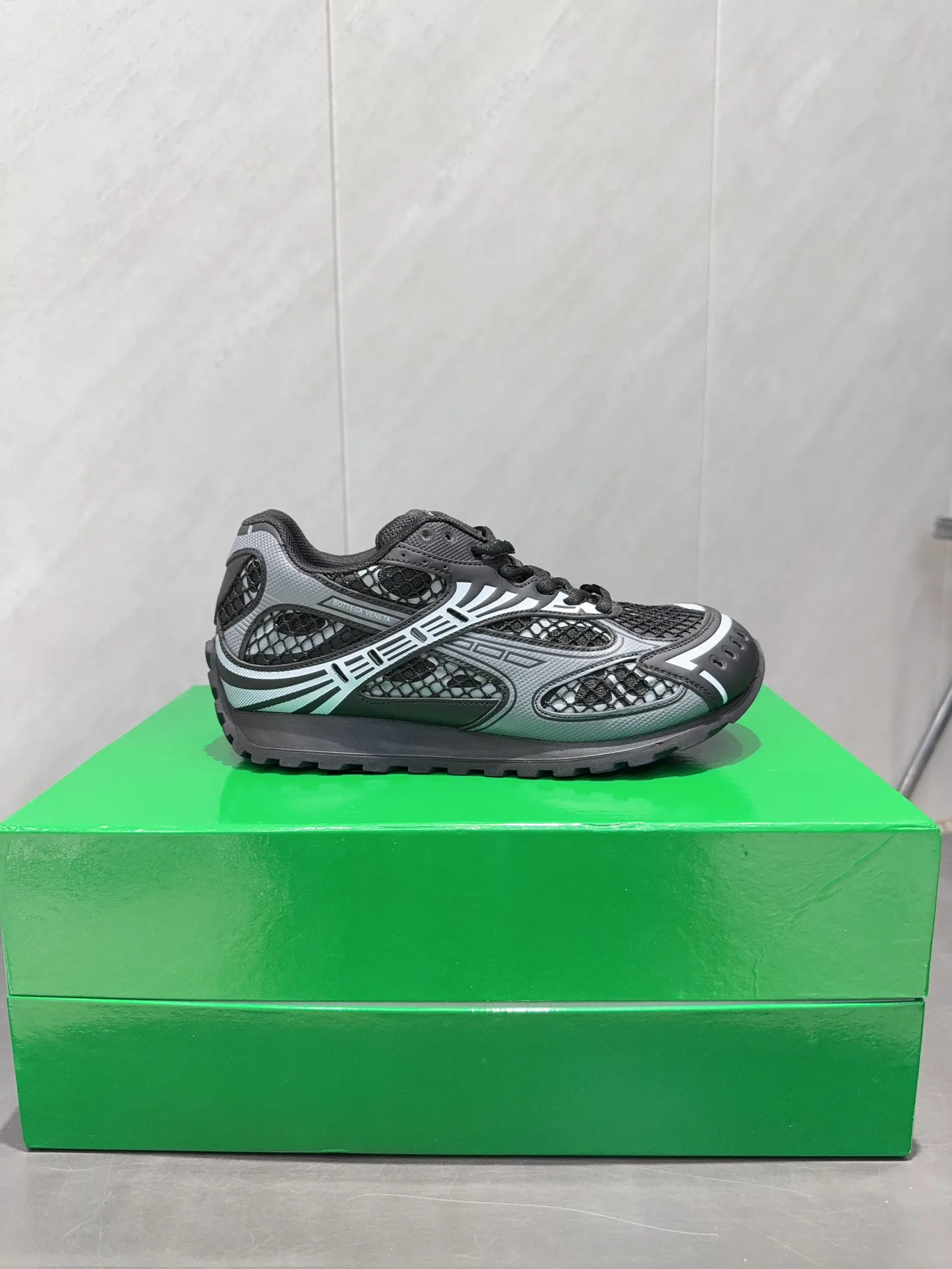 Кроссовки Женские Bottega Veneta 299573