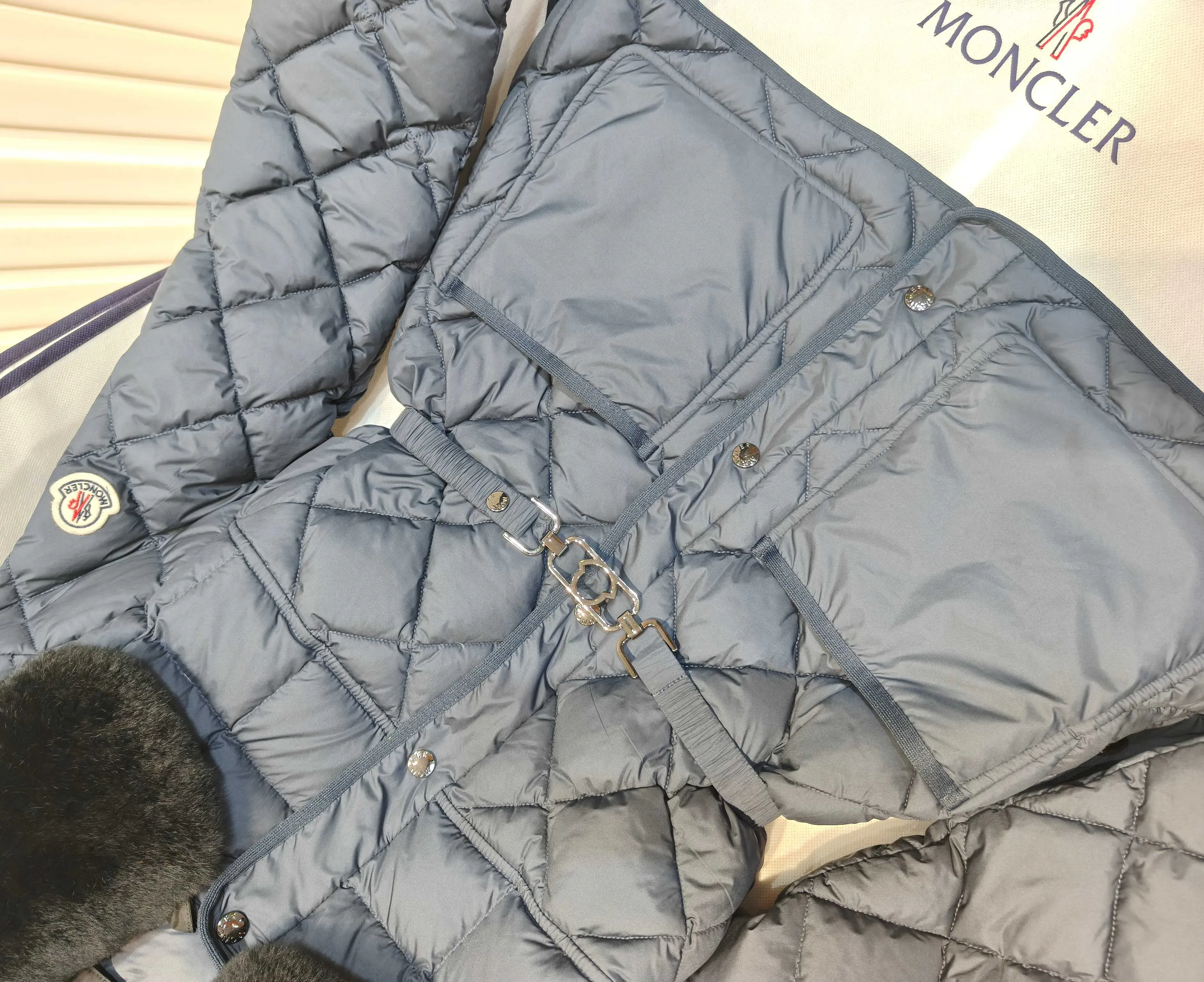 Куртки И Пуховики Мужские Moncler 139108