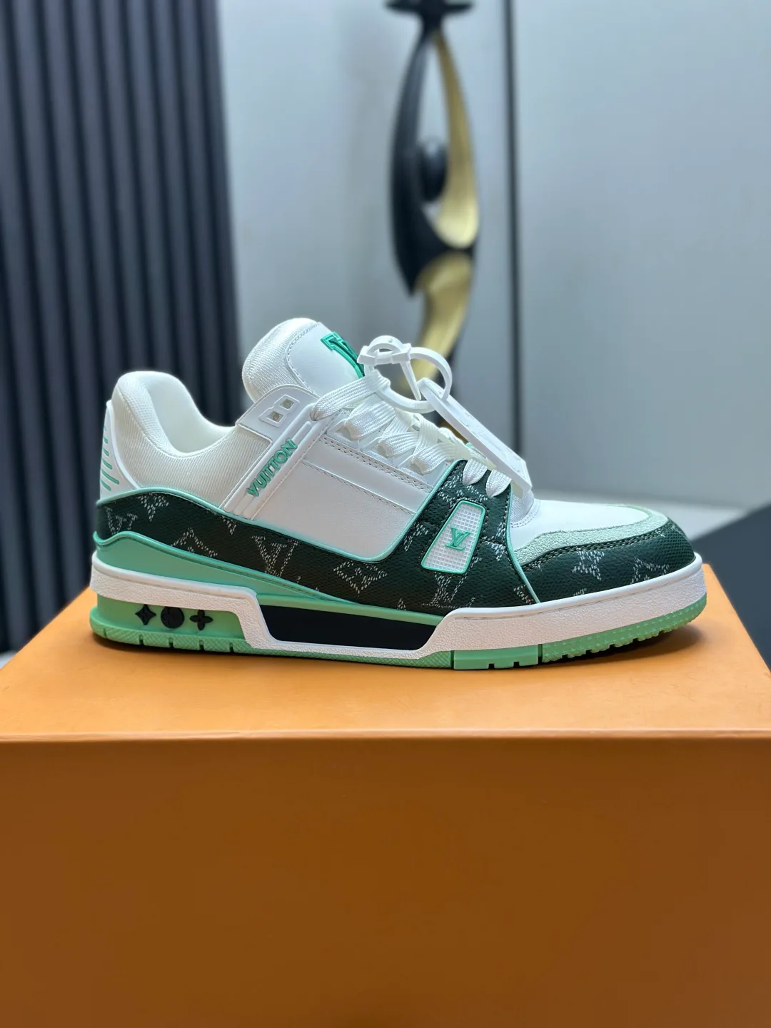 Кроссовки Женские Louis Vuitton 10646382