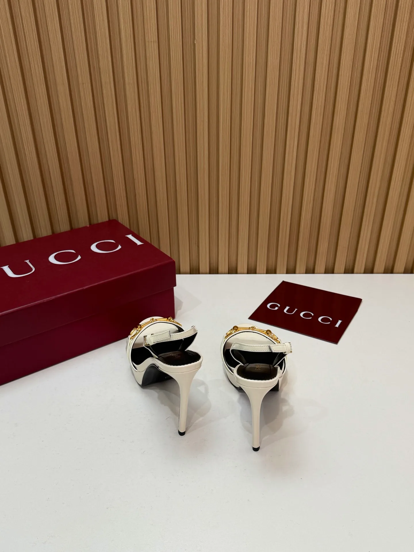 Босоножки Женские Gucci 18396263
