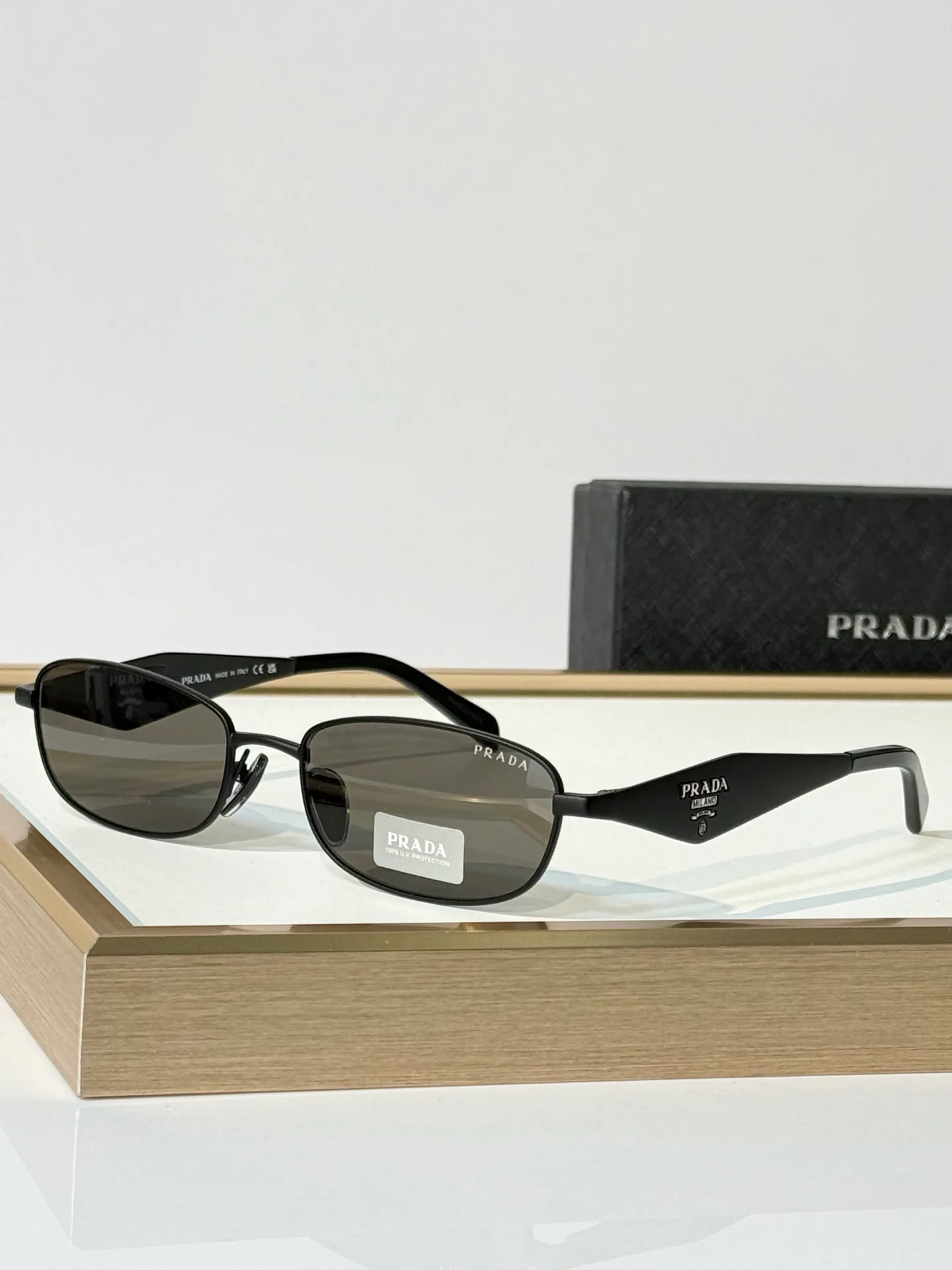 Очки Prada 18404815